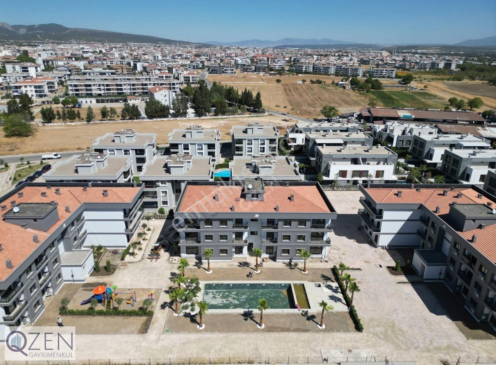 Qzen Gayrimenkulden Havuzlu Site İçerisinde 2+1 Daire - Görsel 2