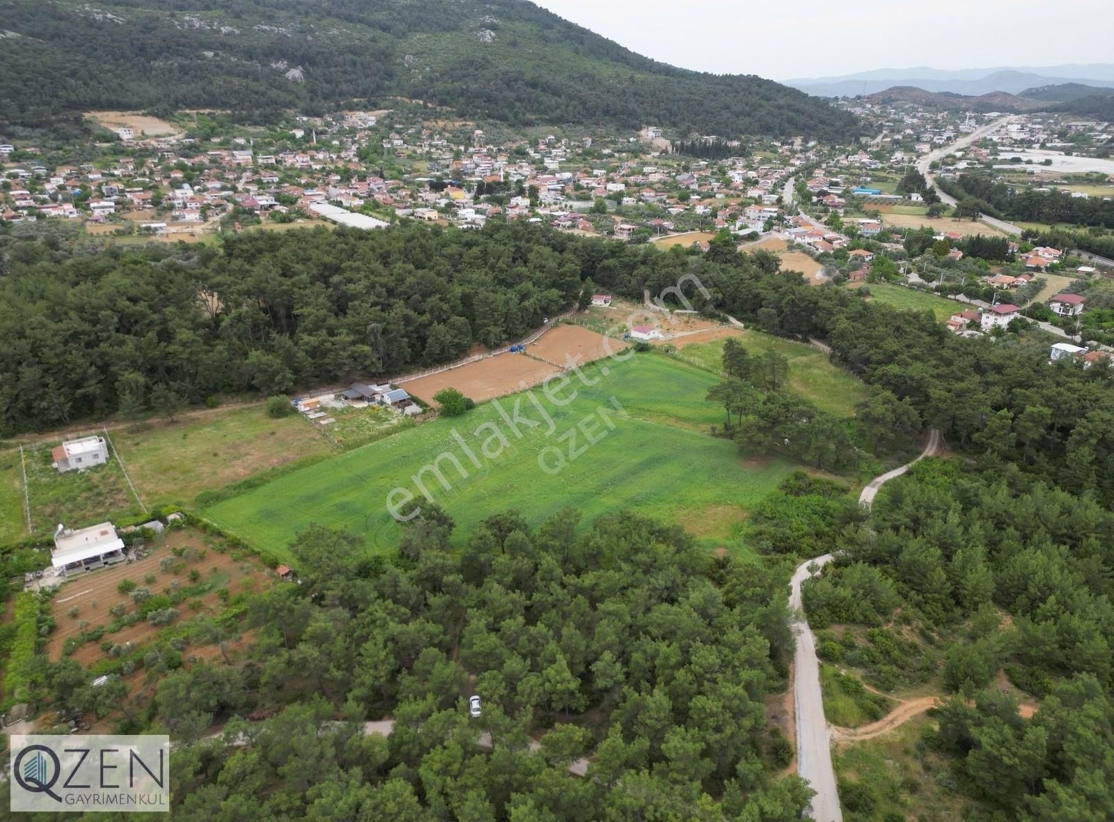 Atatköyde Ana Yola Yakın 1769m Tek Tapu Tarla