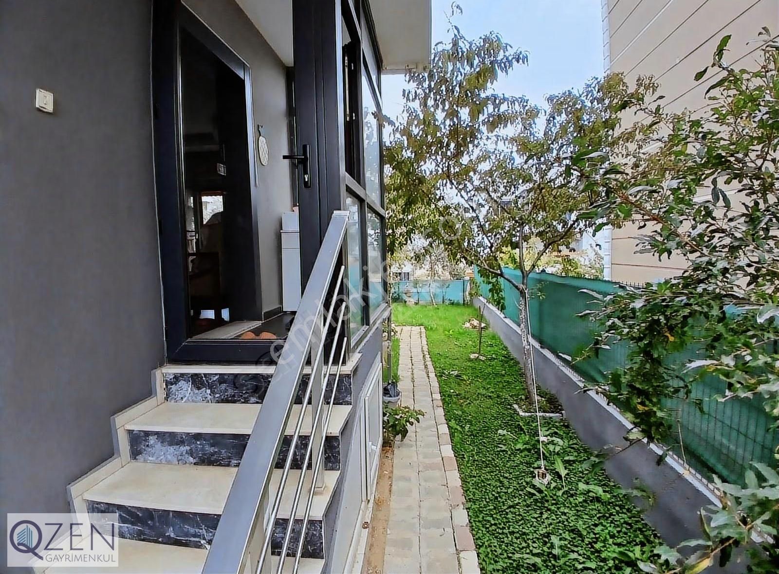 Qzenden Geniş Bahçeli Triplex Satılık Villa - Görsel 23