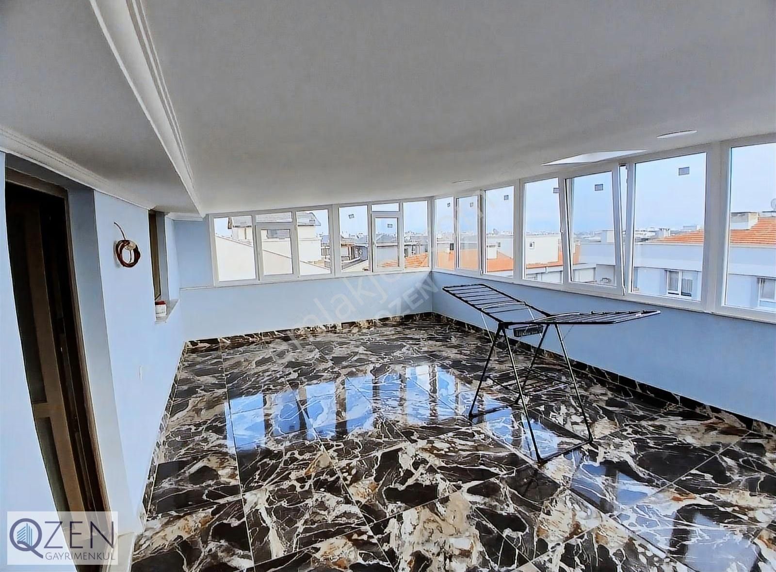 Qzenden Geniş Bahçeli Triplex Satılık Villa - Görsel 34