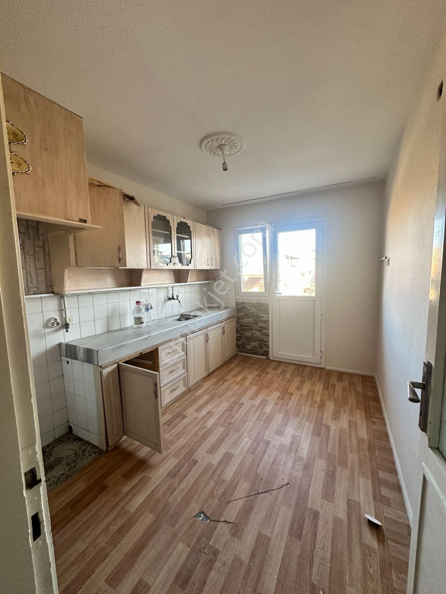 Çalışkan__dan Aydın Mah. Cadde Üstü 3+1 Kiralık Daire. - Görsel 4