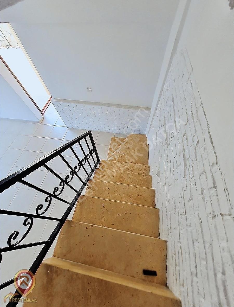 Rest Emlak- Merkezi Konumda 2+1 Ve 3+1 Bahçeli Tripleks Bina - Görsel 4