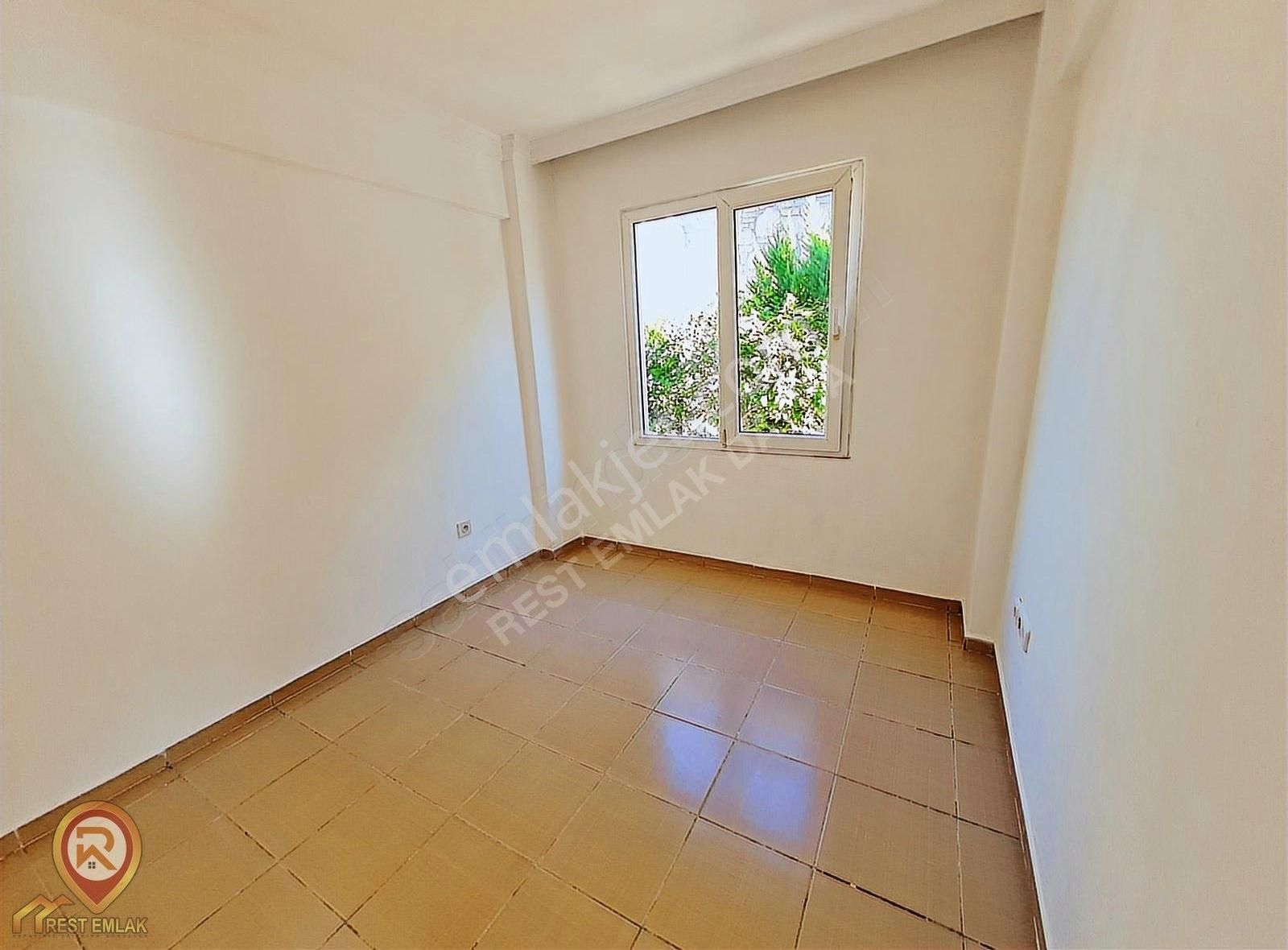 Rest Emlak- Merkezi Konumda 2+1 Ve 3+1 Bahçeli Tripleks Bina - Görsel 3