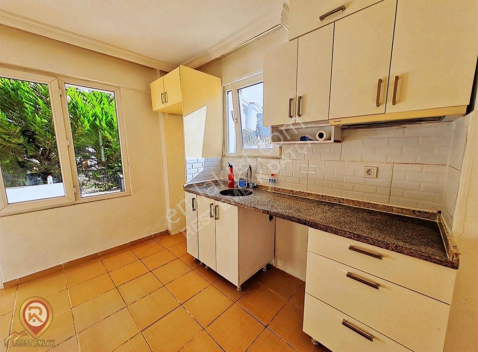 Rest Emlak- Merkezi Konumda 2+1 Ve 3+1 Bahçeli Tripleks Bina - Görsel 10