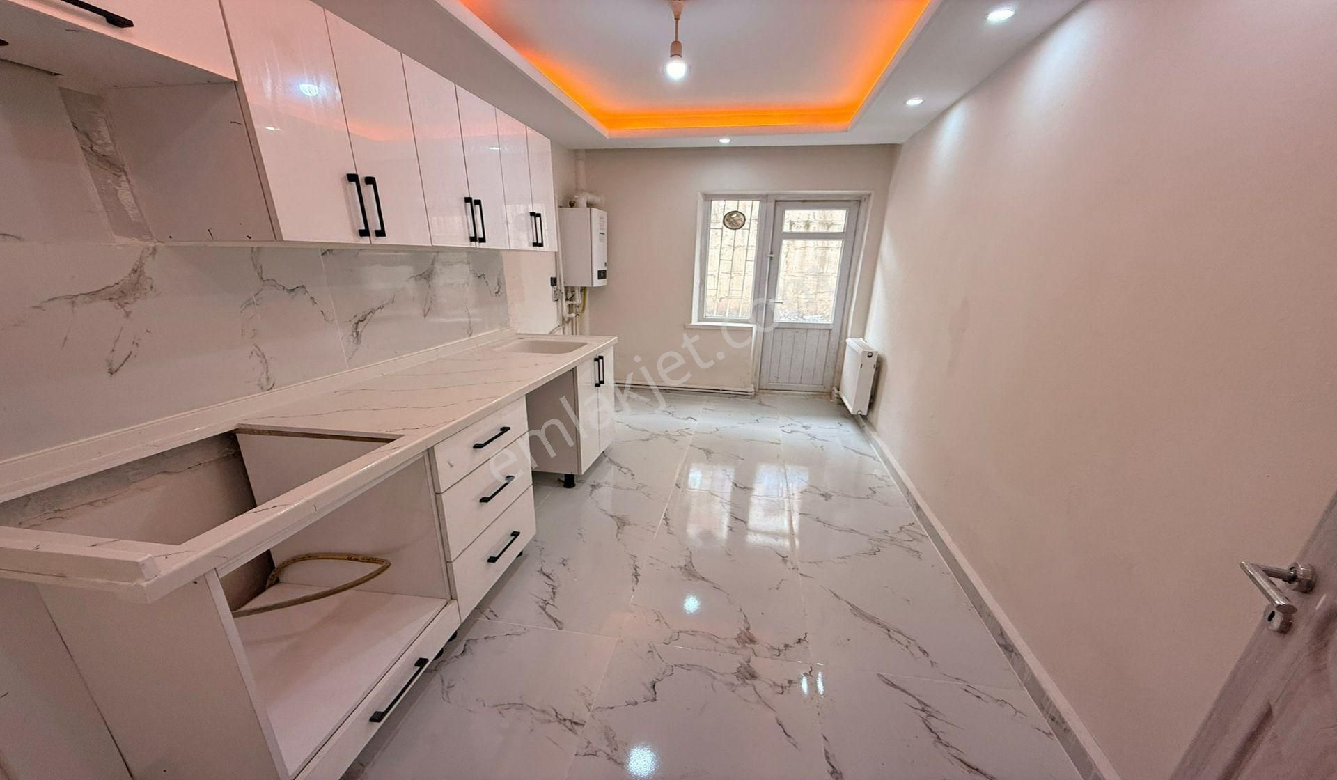 İncirli Faik Erbağ Okulu Yakını Masrafsız 3+1 Oturmaya Hazır