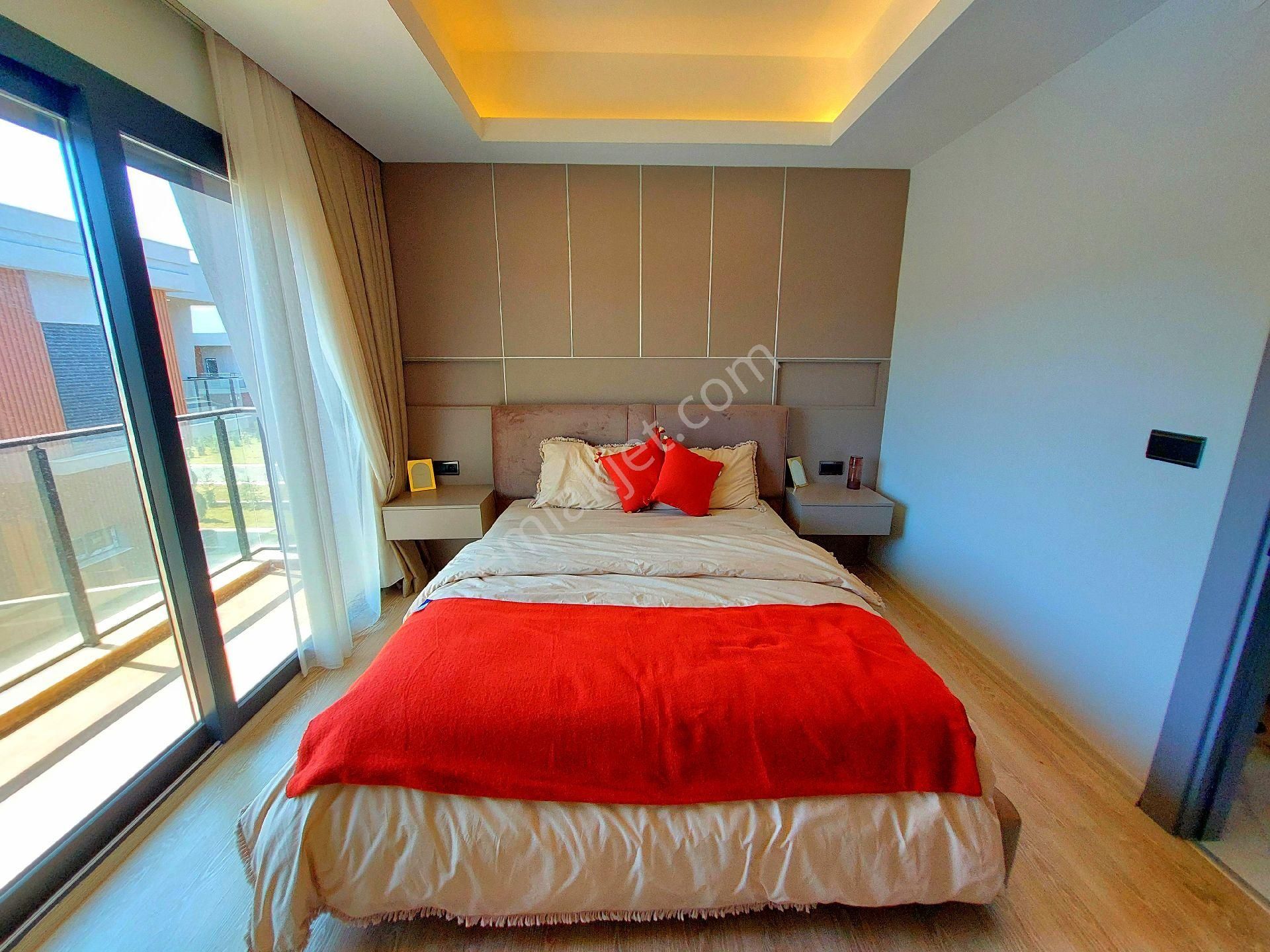 Ata Emlak'tan Plaja Ve Alış-veriş Mağ.yakın Özel Havuzlu Tek Müstakil Bahçeli Sıfır Villa - Görsel 13