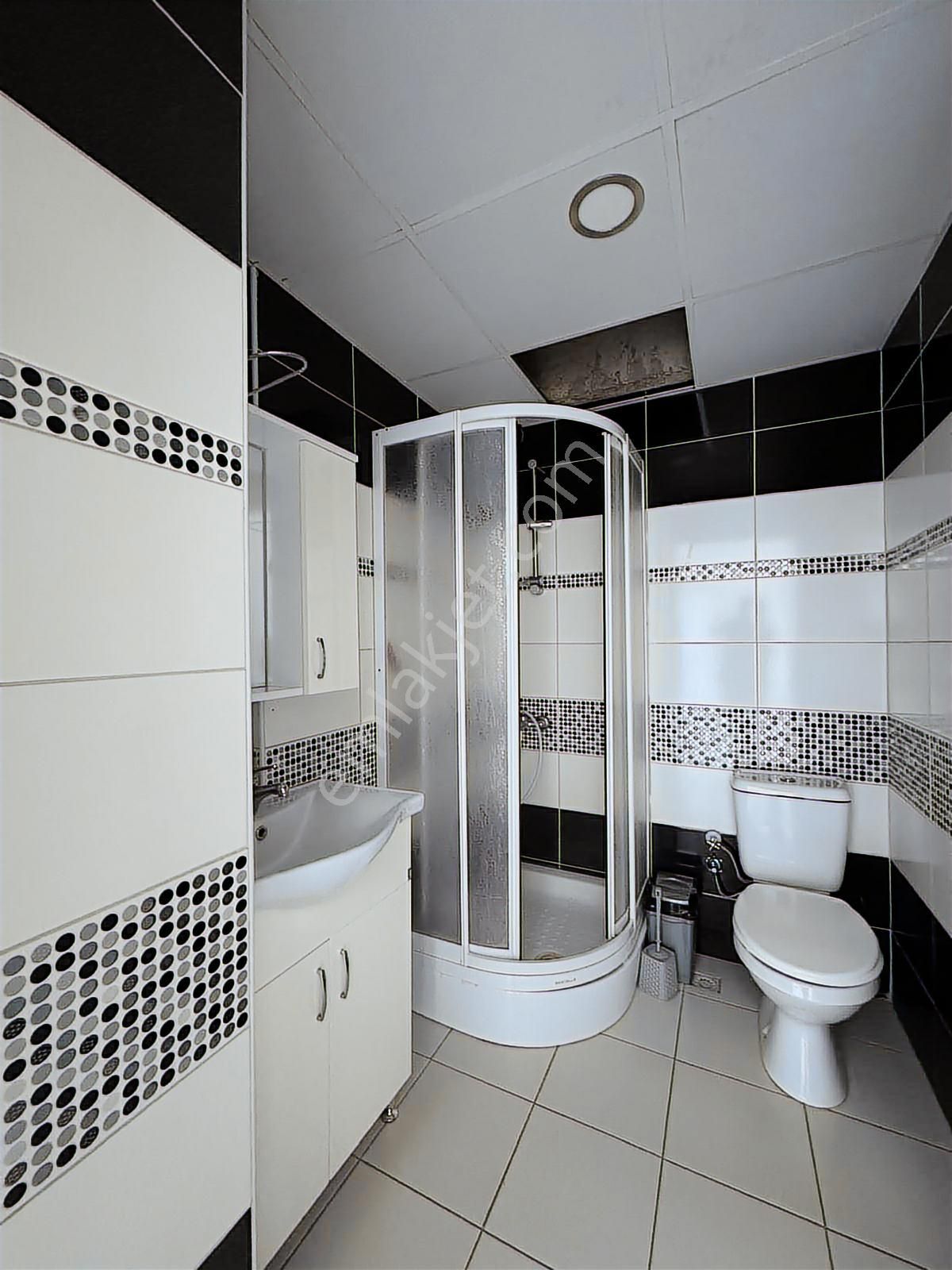 Hürriyet Mahallesinin Muhteşem Konumunda Lüks 1+1 Daire - Görsel 11