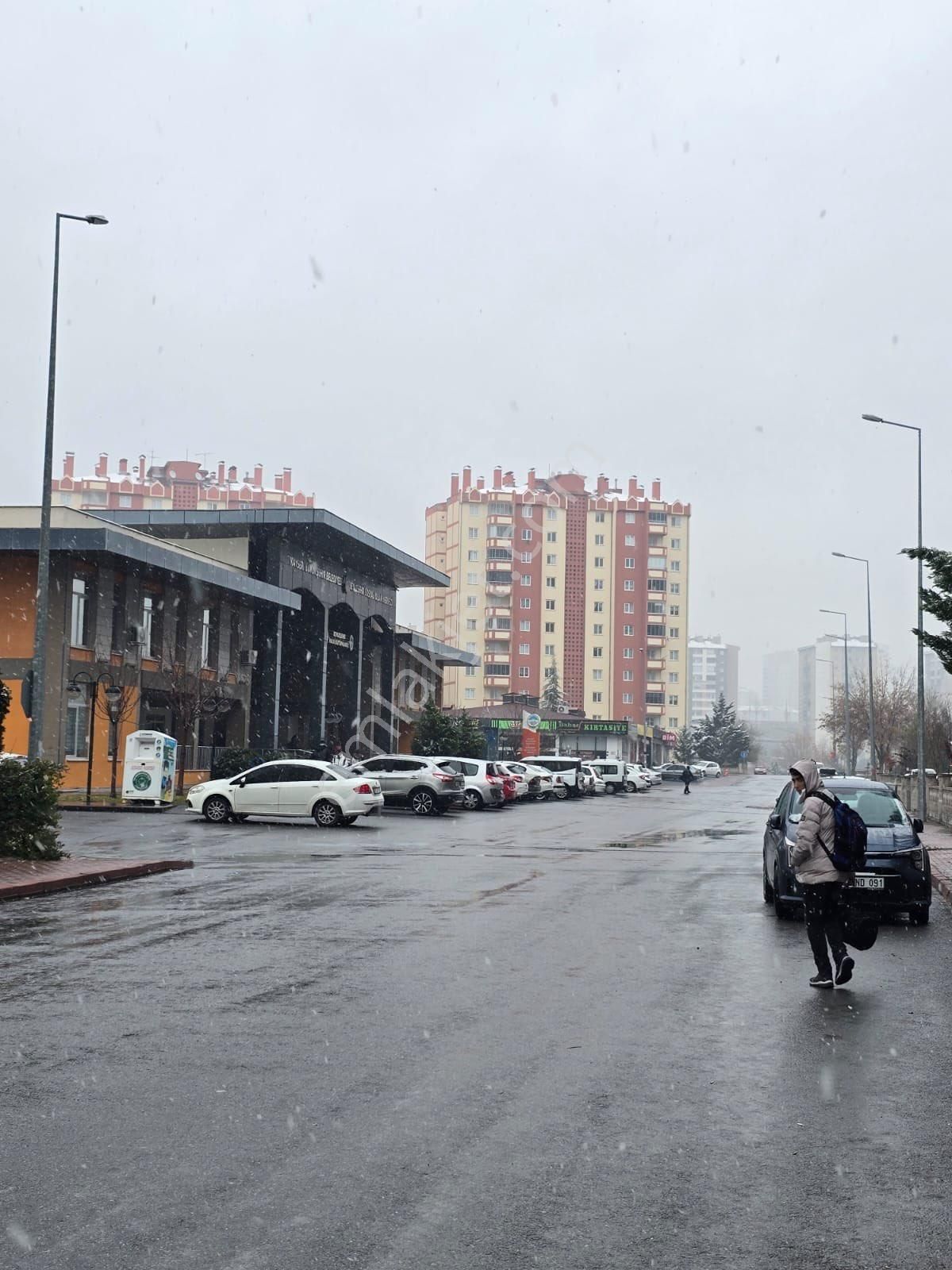 Beyazşehir Mahallesi Borsaistanbul İlkokulu Yanı Satılık Full+full Yapılı 3+1 Daire - Görsel 2