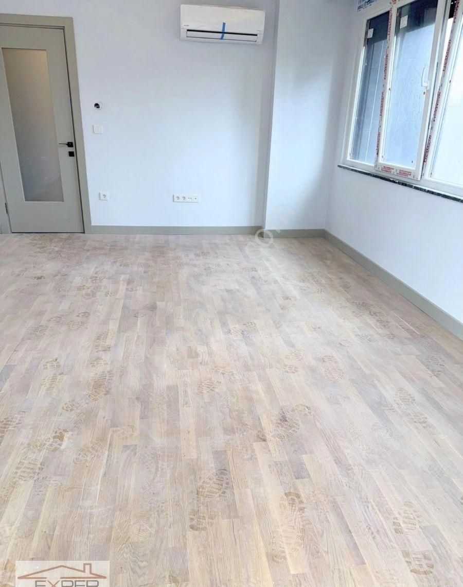 Kozyatağı Metro'ya Çok Yakın, Otoparklı Sıfır Binada 80m2, 2+1 - Görsel 14