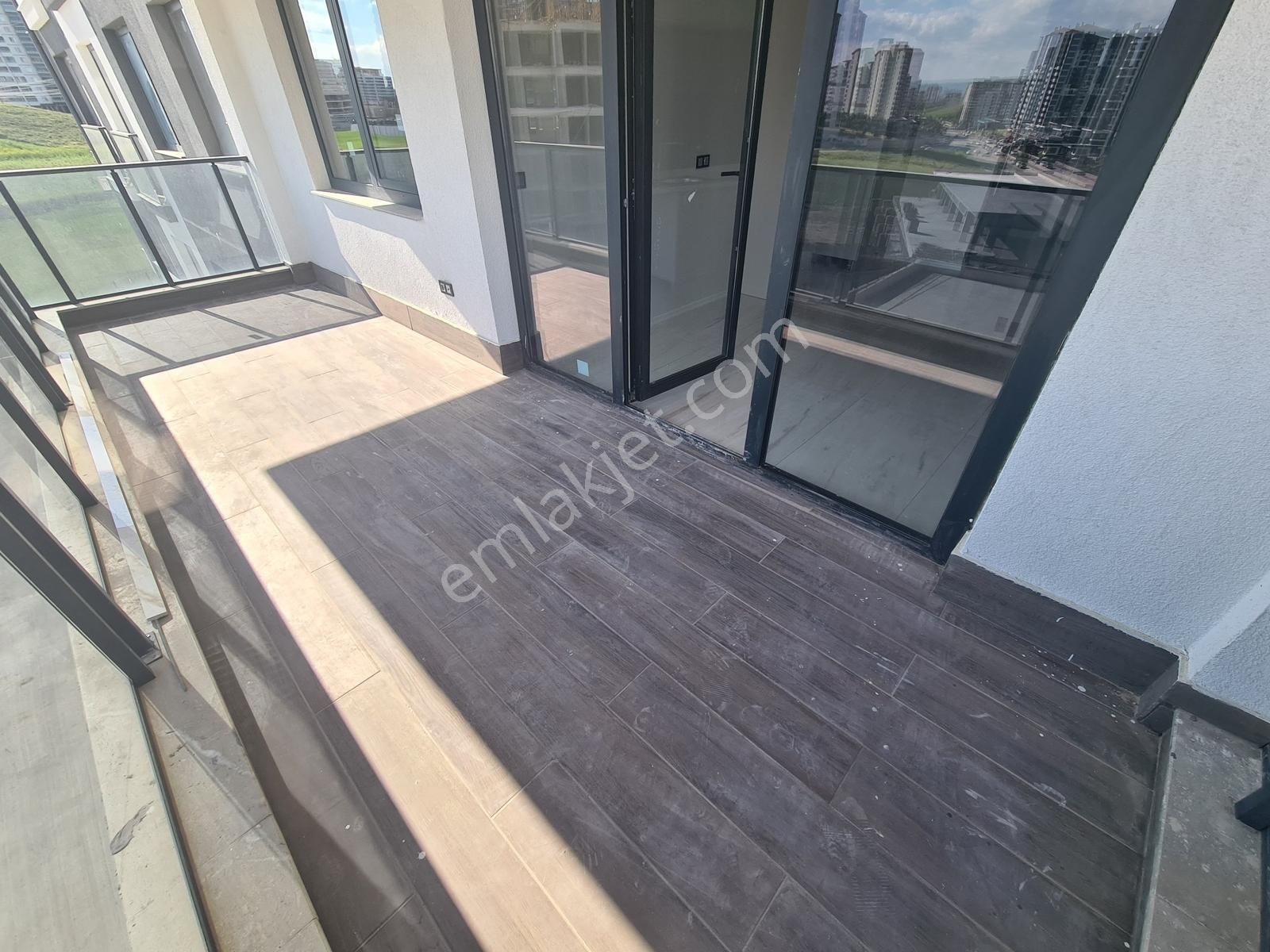 Suzuzda İstanbul Yoluna Çok Yakın,önü Açık,cadde Üstü Sıfır 4+1 - Görsel 7