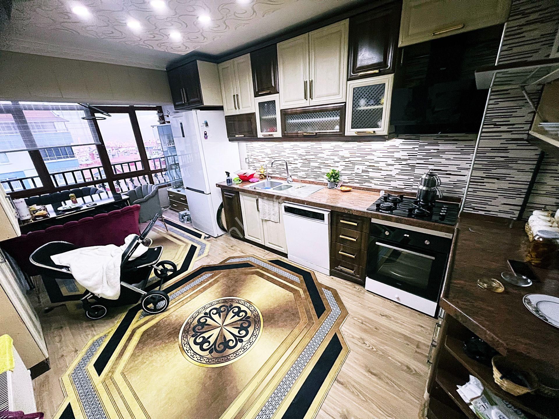 Burç Ve Pamuklar Sınırı Kızılcahamam Cadde Üstü Ful Yapılı 5+1