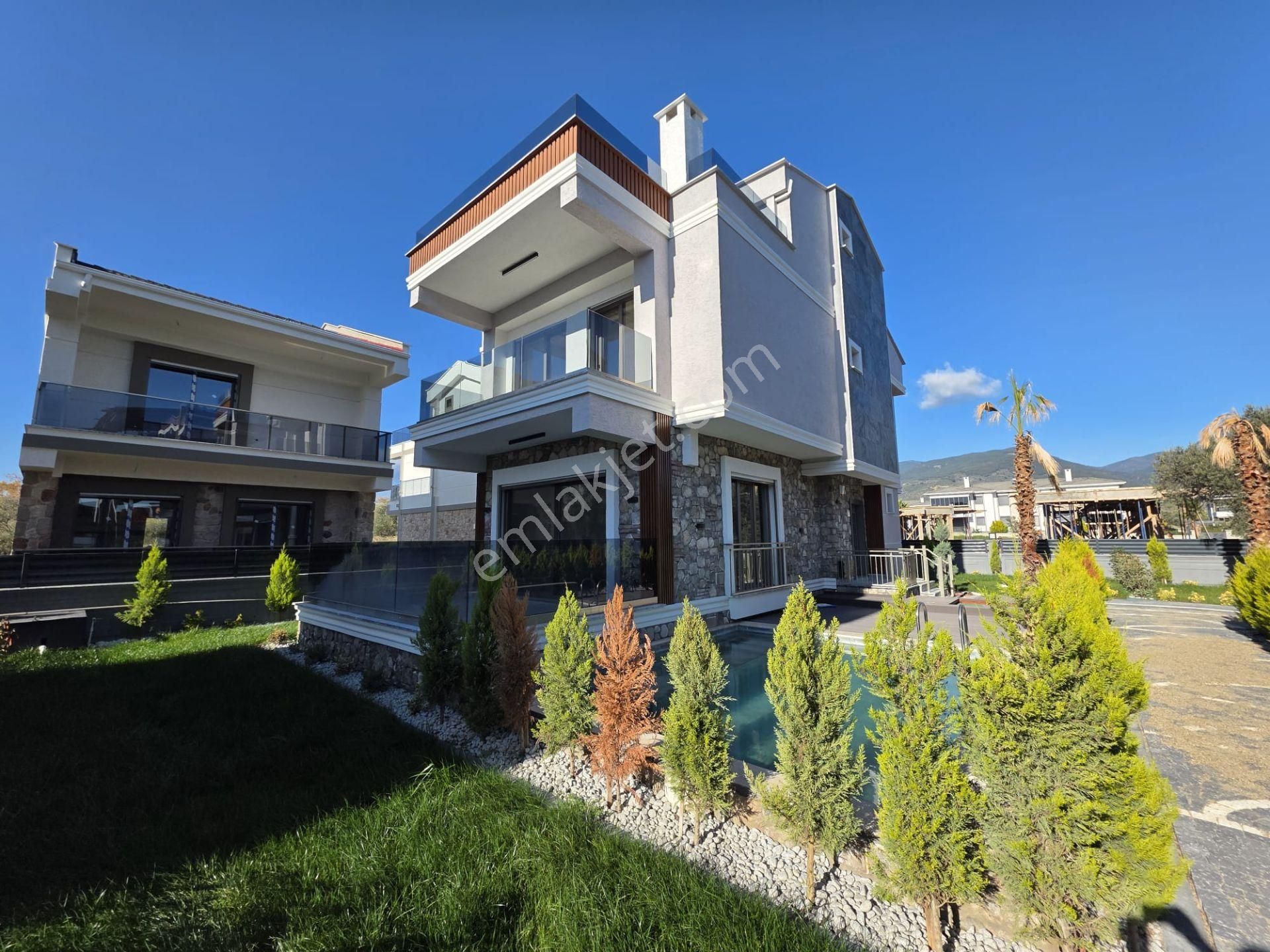 Irmaksudan Tasarımı İle Ğöz Kamaştıran 4+1 Havuzlu Lüks Villalar - Görsel 7