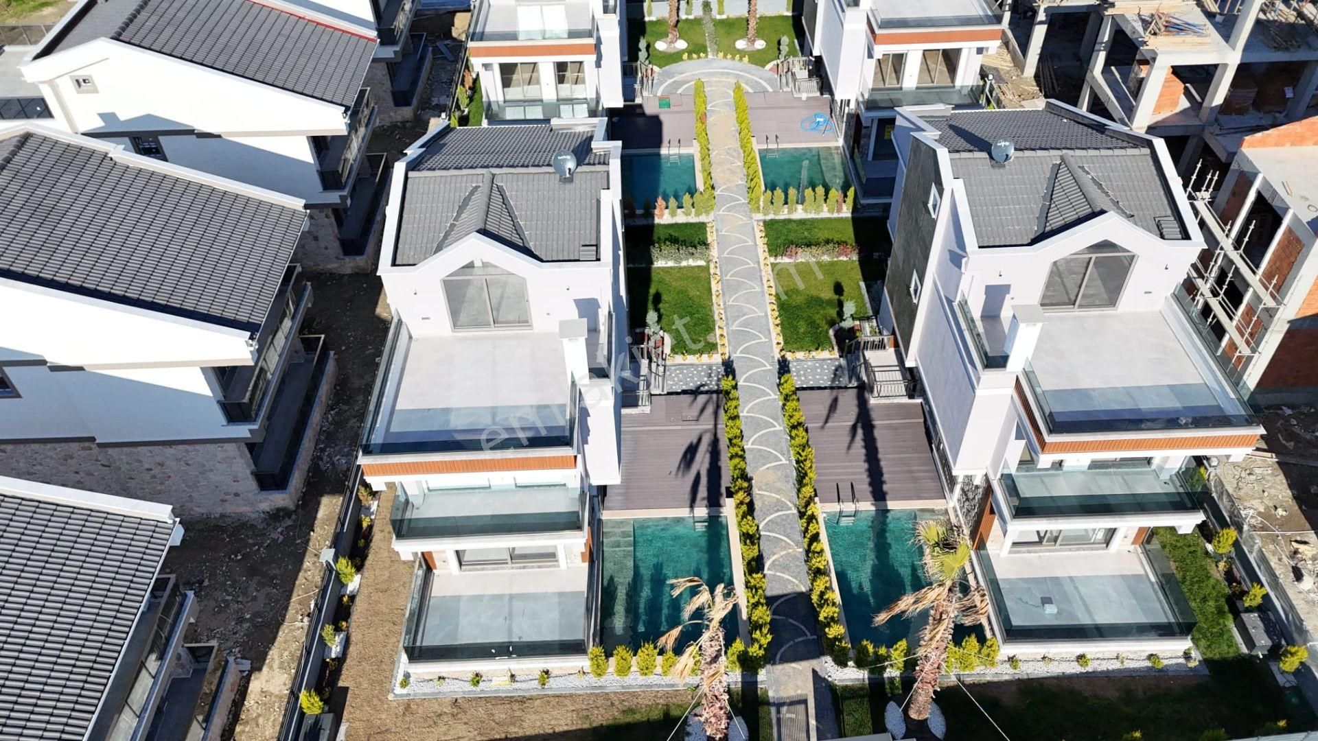 Irmaksudan Tasarımı İle Ğöz Kamaştıran 4+1 Havuzlu Lüks Villalar