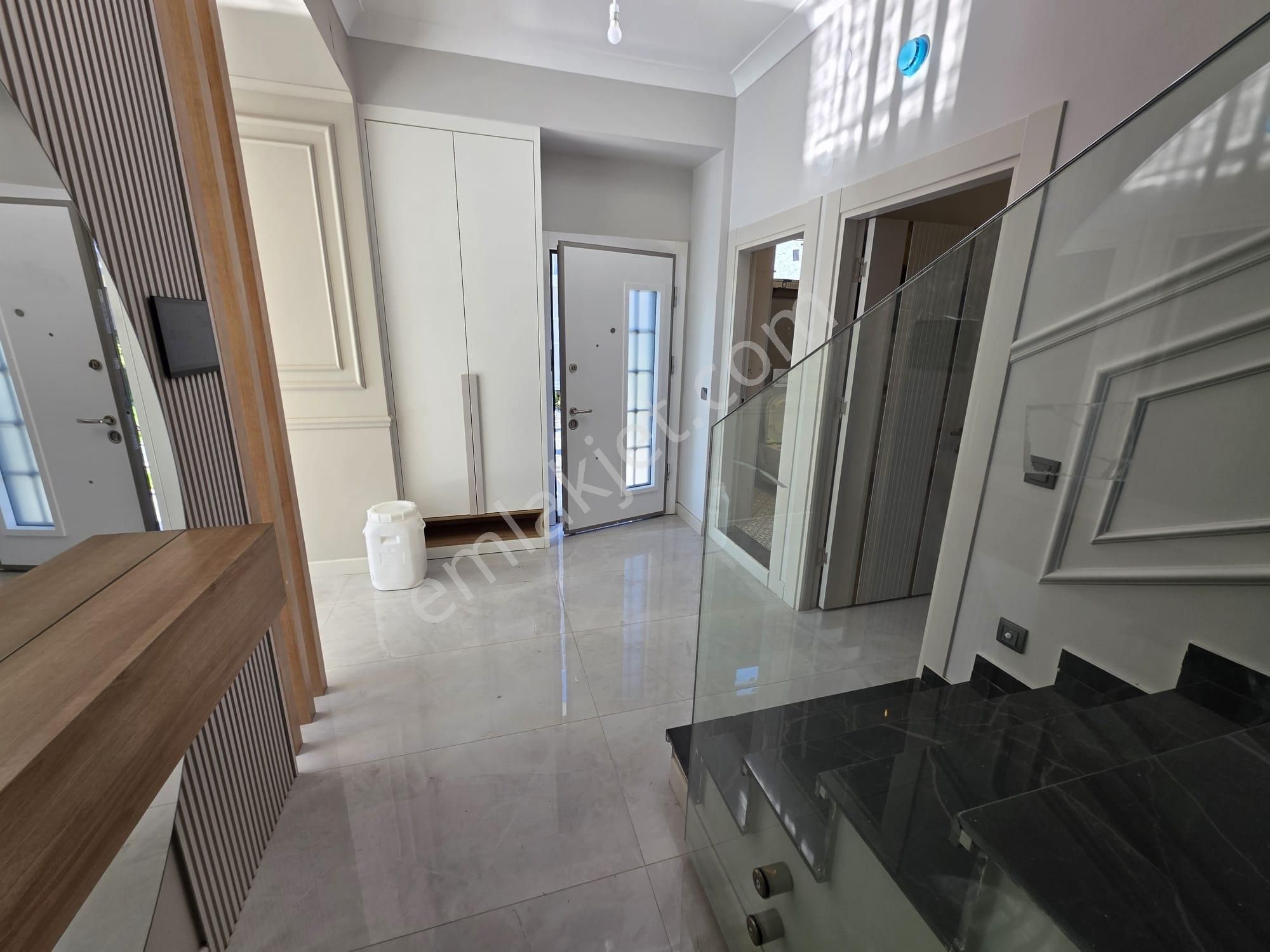 Irmaksudan Tasarımı İle Ğöz Kamaştıran 4+1 Havuzlu Lüks Villalar - Görsel 12