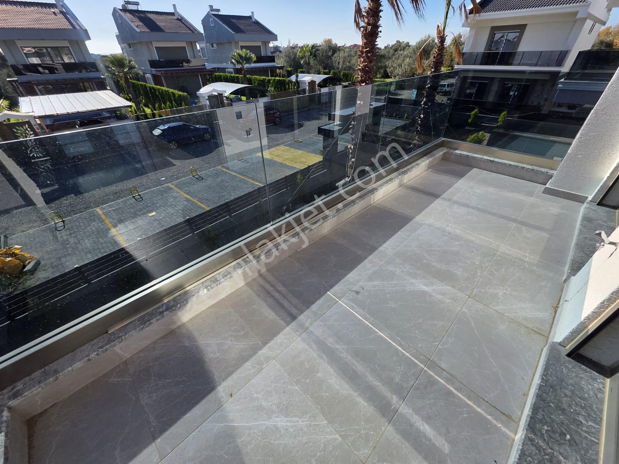 Irmaksudan Tasarımı İle Ğöz Kamaştıran 4+1 Havuzlu Lüks Villalar - Görsel 24