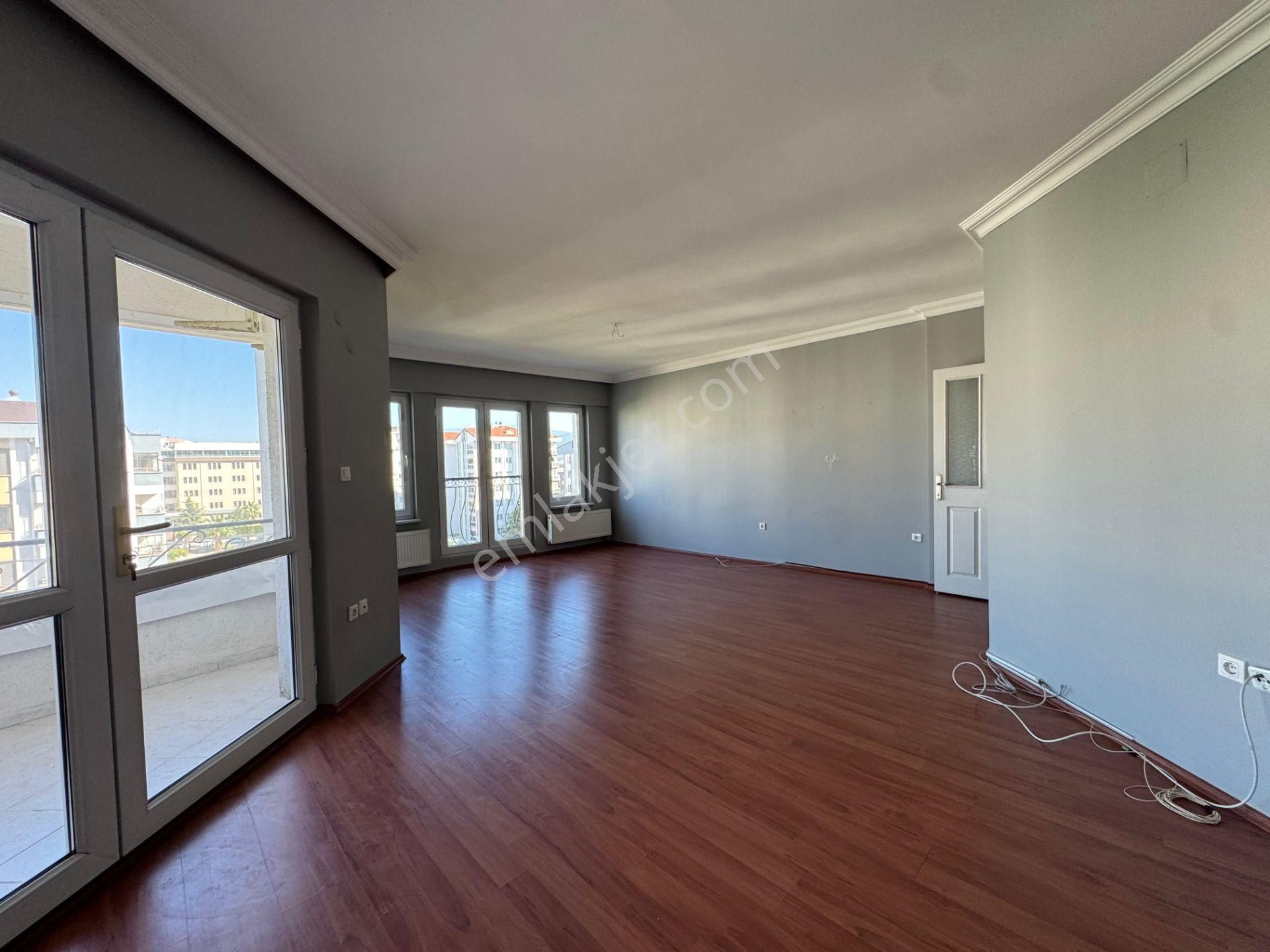 Century 21 Ewa | Yüzüncüyıl' Da Geniş Ve Ferah 3+1 Satılık Daire - Görsel 3