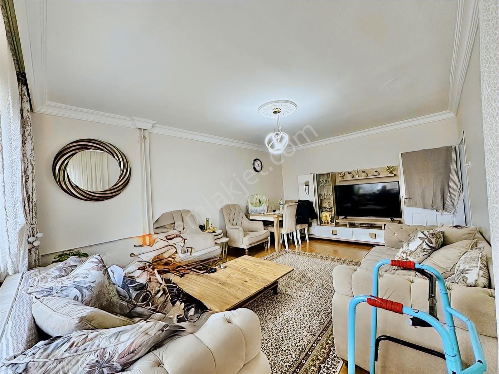 Sincan Selçuklu Mah. 3+1 Cadde Cepheli Satılık Daire