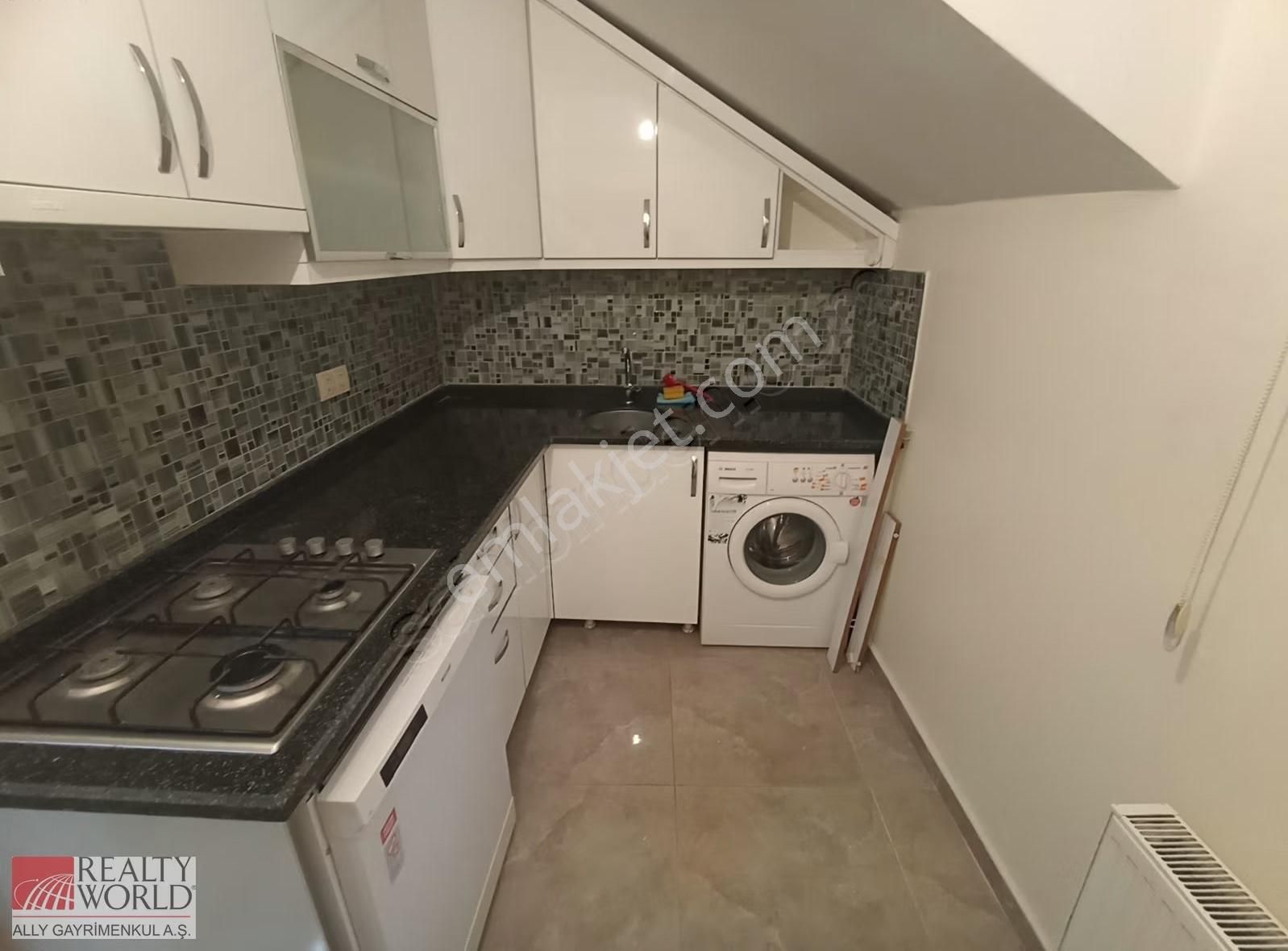 Merkezde Metrolara 400 Metre Mesafede 1+1 Eşyalı Satılık Daire - Görsel 17