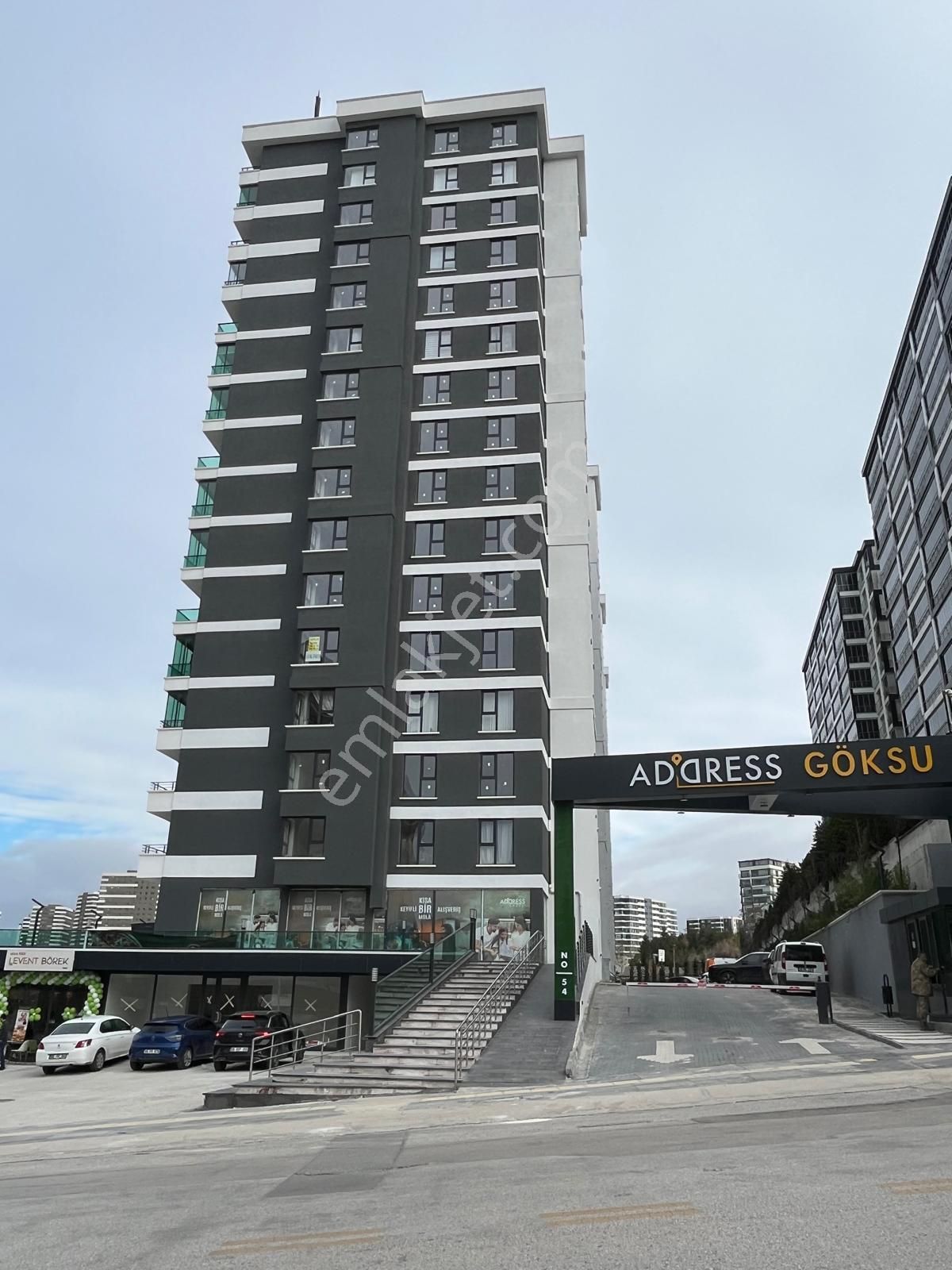 Cb Vizyon'dan Adress Göksu'da Göl Manzaralı Satılık 4+1 Daire