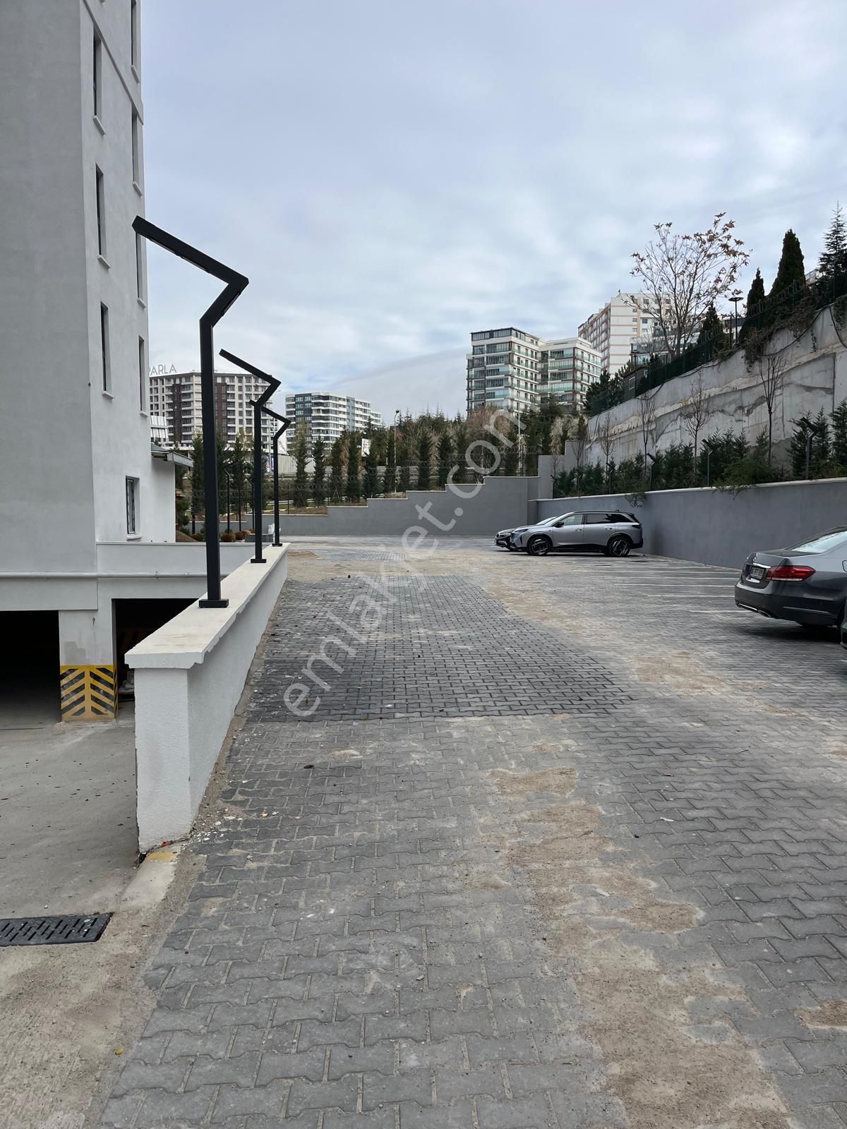 Cb Vizyon'dan Adress Göksu'da Göl Manzaralı Satılık 4+1 Daire - Görsel 4