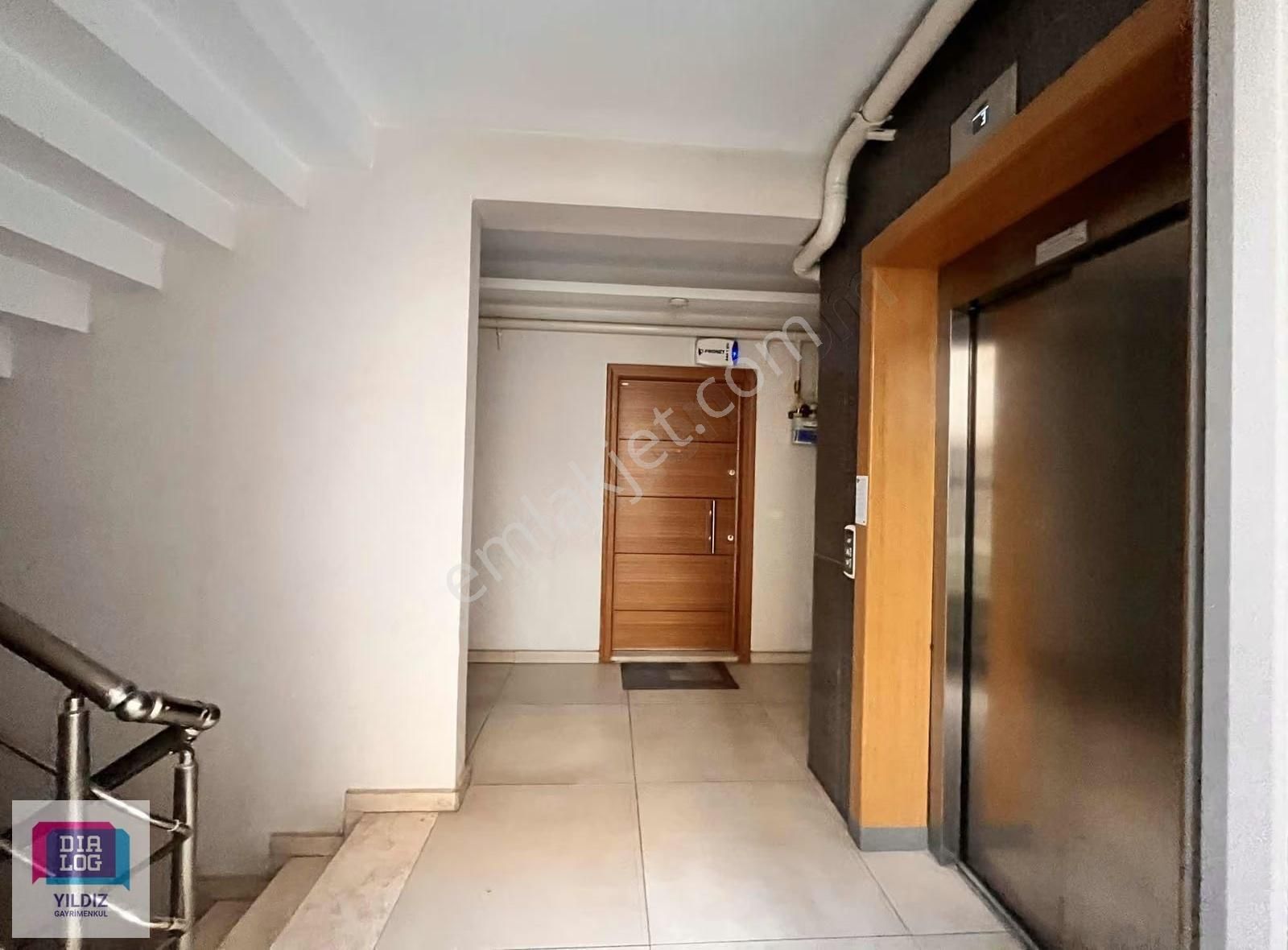 Dialog Yıldız / Balat'ın Kalbinde Cadde Üstü 2+1 Satılık Daire - Görsel 12