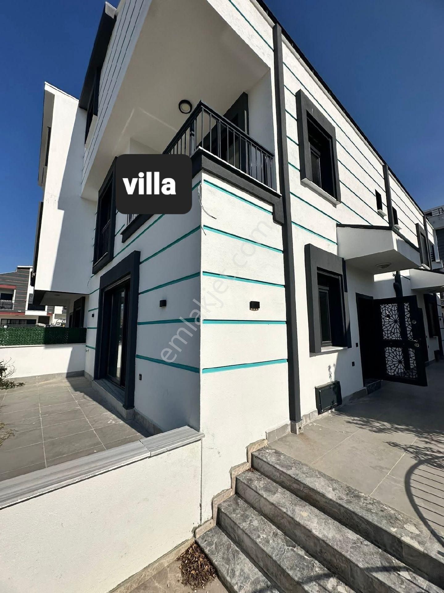Didim Hisar Mah Satılık 3+1 Bitişik Nizamlı Tripleks Villa