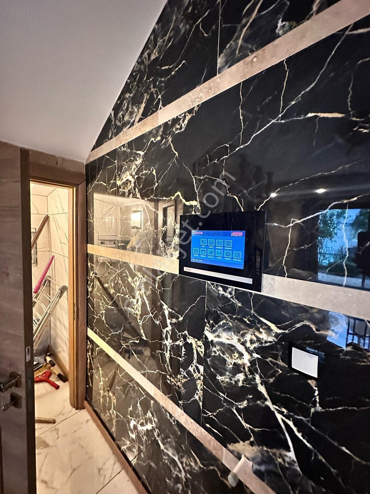 Merkezde Lüks Yaşam! Kuşadası 3+1 Özel Havuzlu, Doğalgazlı, Eşyalı Villa - Görsel 19