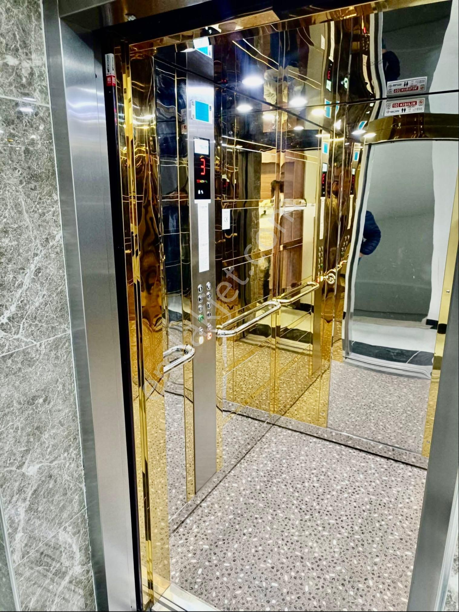 Şehir Merkezinde Arakat 2+1 Kapalı Otoparklı Daire - Görsel 7