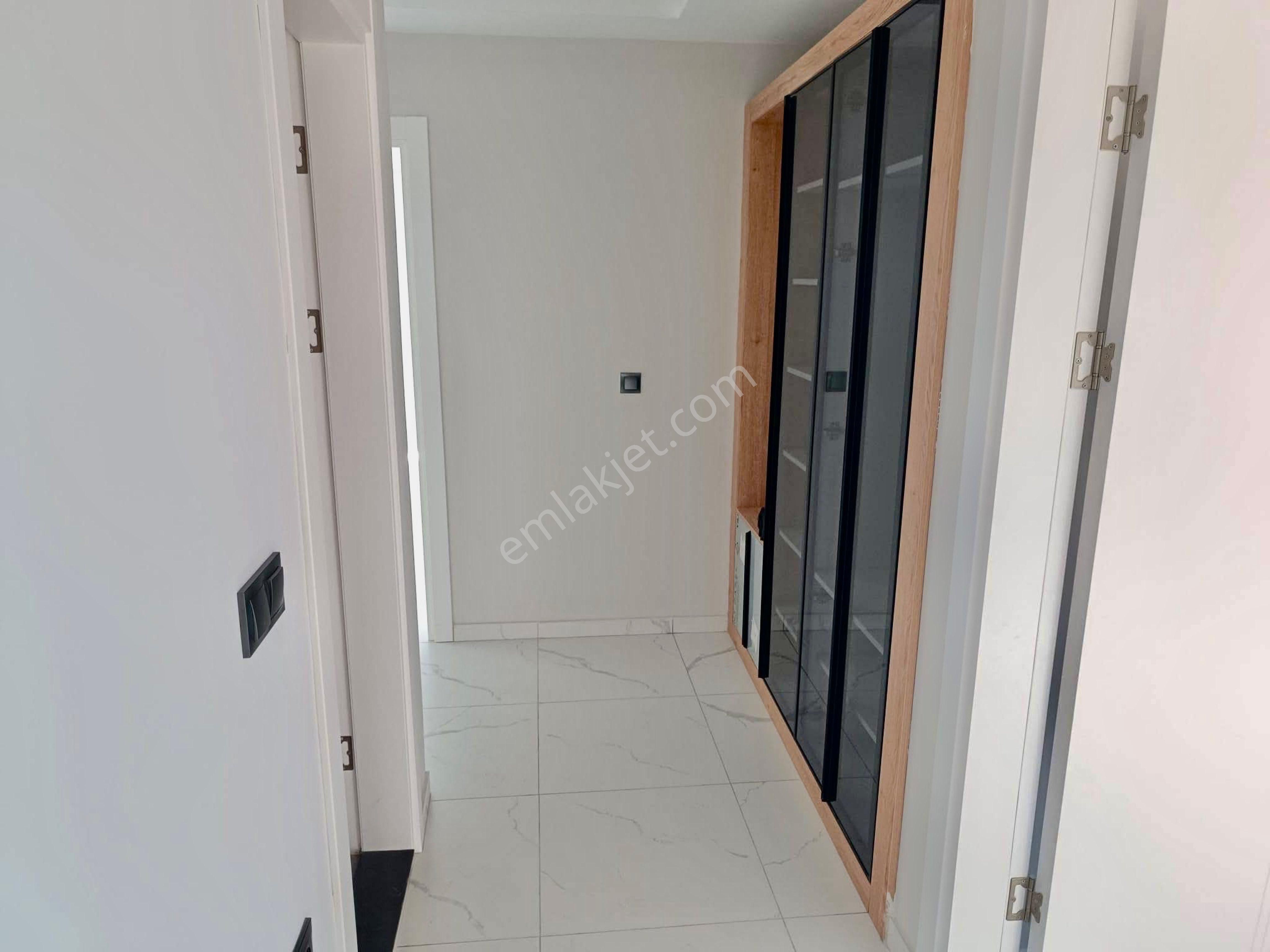 Şehir Merkezinde Arakat 2+1 Kapalı Otoparklı Daire - Görsel 21