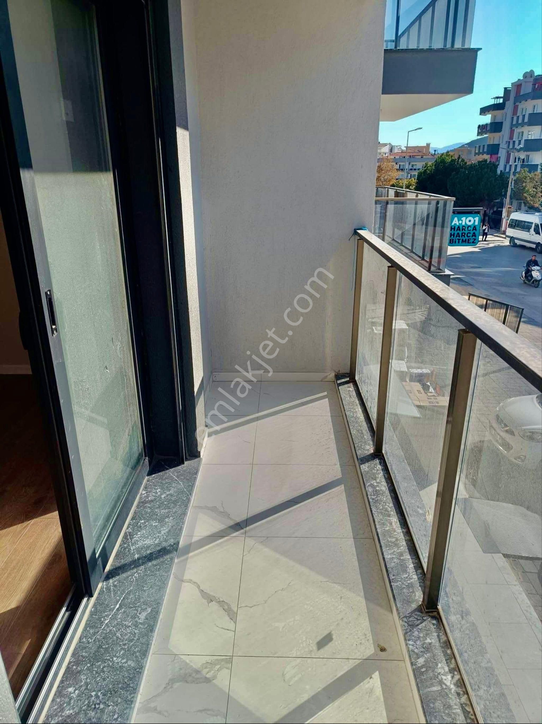 Şehir Merkezinde Arakat 2+1 Kapalı Otoparklı Daire - Görsel 11