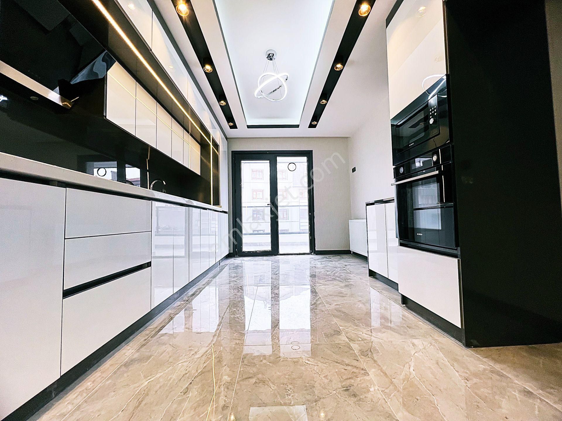 Cihandan Burç Mah Piri Cadde Yakını Sıfır Satlık Ultra Lüks 3+1 - Görsel 2