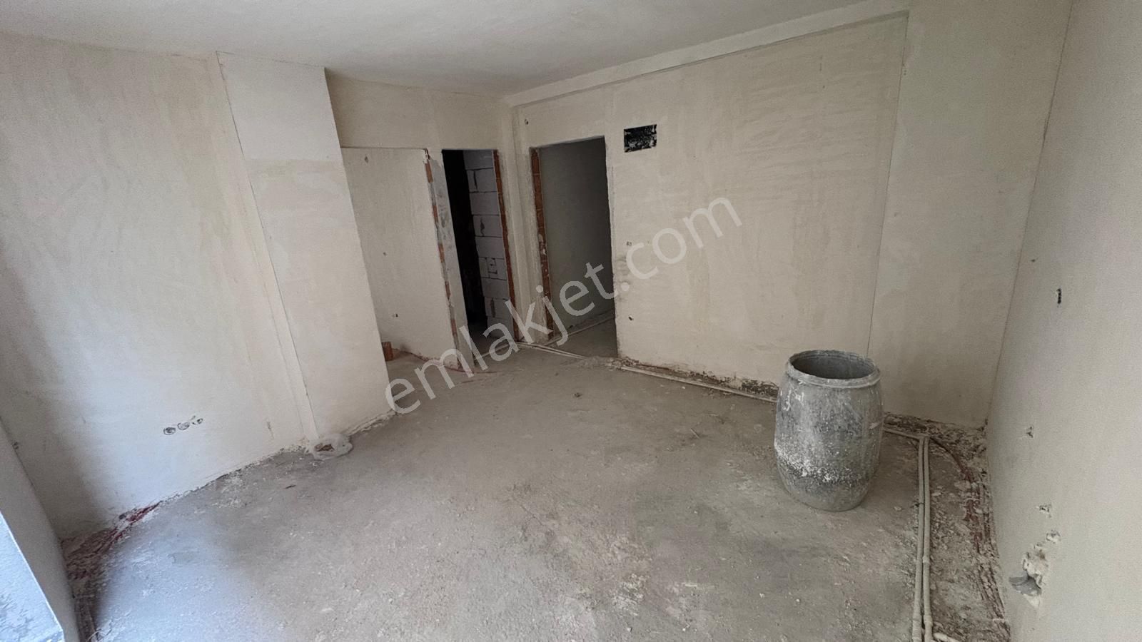 _ala_küçükyalı Metro'ya Yakın Ara Kat Sıfır 1-+1 Daire - Görsel 5