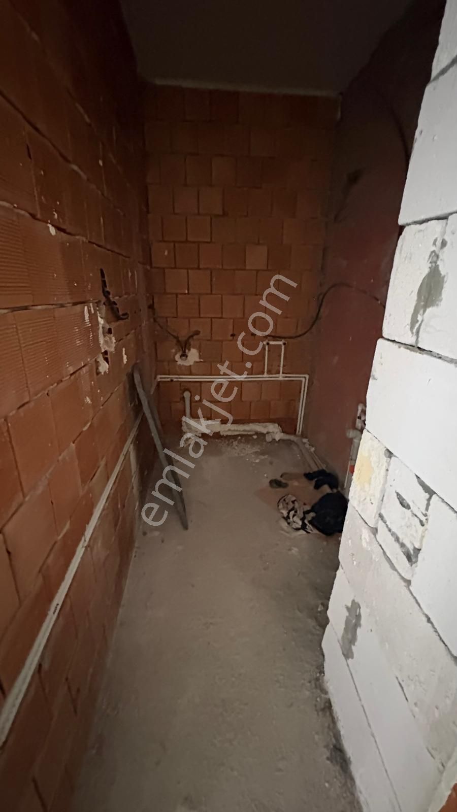 _ala_küçükyalı Metro'ya Yakın Ara Kat Sıfır 1-+1 Daire - Görsel 8