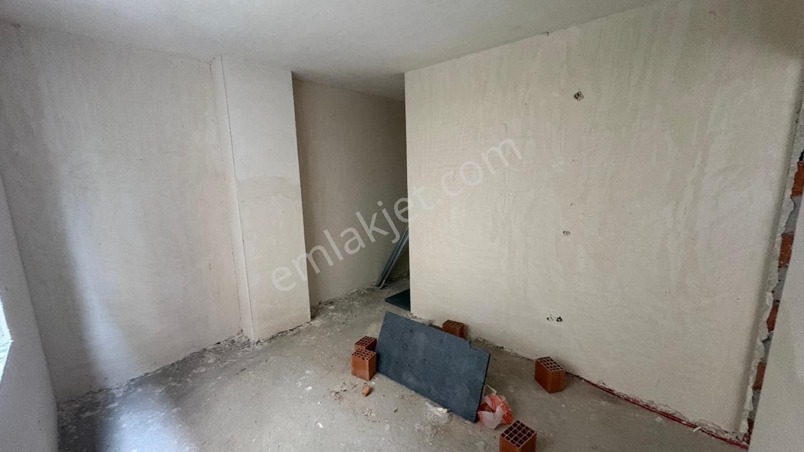 _ala_küçükyalı Metro'ya Yakın Ara Kat Sıfır 1-+1 Daire - Görsel 12