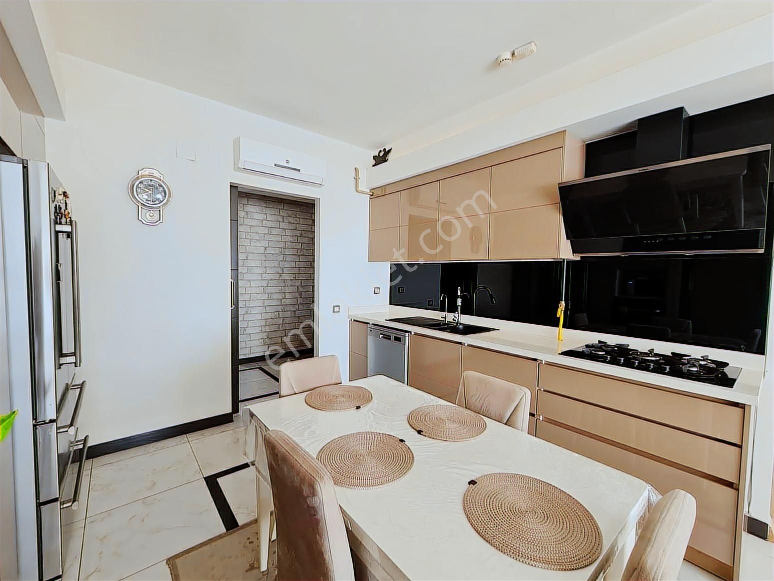 Kolezyum'dan Elit Site İçerisinde Havuzlu Geniş Oturumlu 4+1 ! - Görsel 24