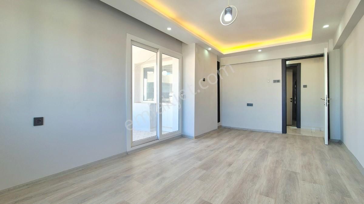 Torbalıda Site İçinde Nitelikli Tadilatlı Satılık 2+1 Daire - Görsel 8