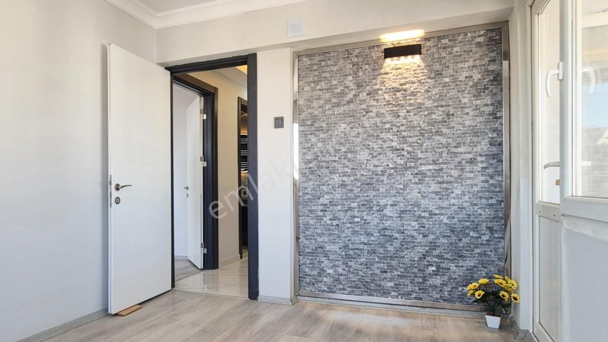 Torbalıda Site İçinde Nitelikli Tadilatlı Satılık 2+1 Daire - Görsel 15