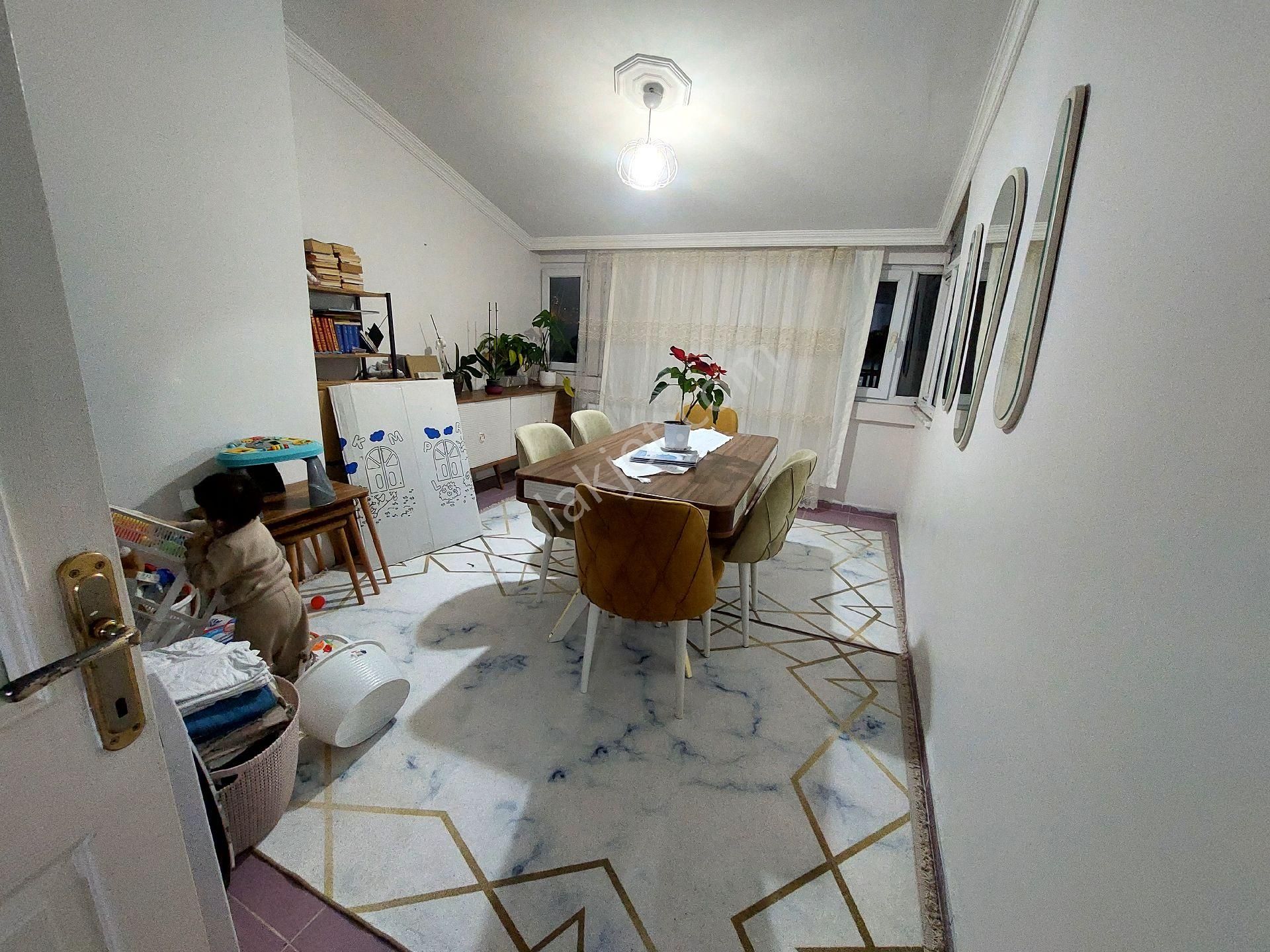 Gaziosmanpaşa Küçükköy Yeni Mah Satılık Çatı Kat 2+1 100 M2 - Görsel 5