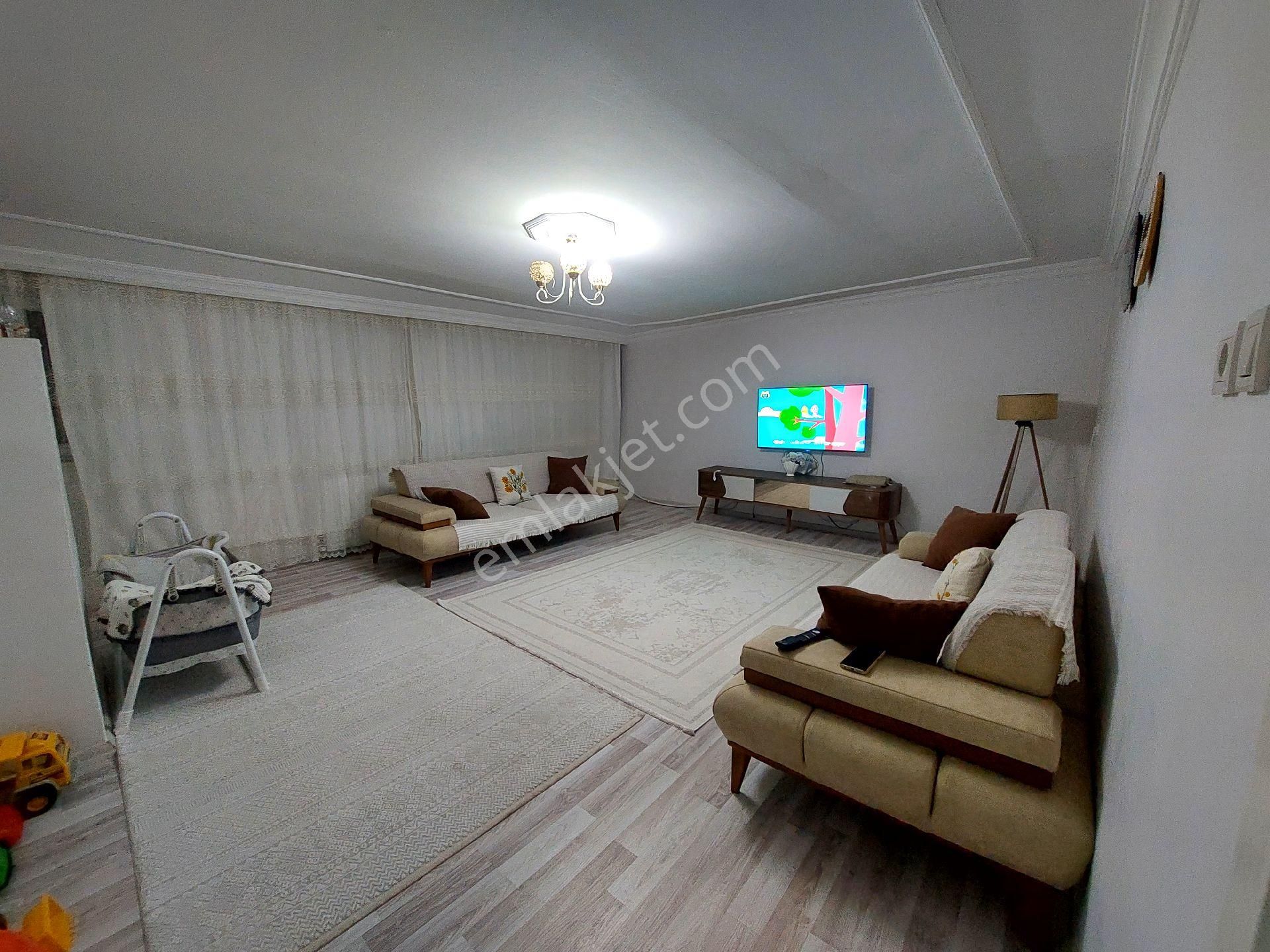 Gaziosmanpaşa Küçükköy Yeni Mah Satılık Çatı Kat 2+1 100 M2