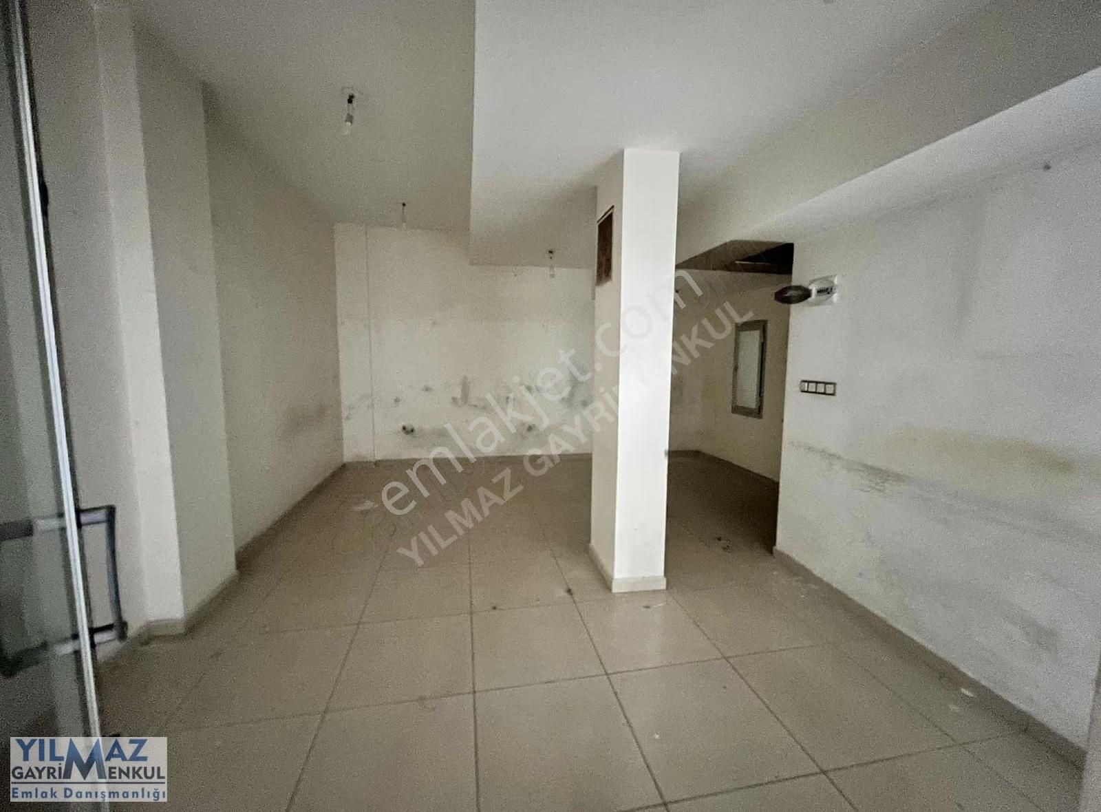 Aliağa Merkezde Pasaj İçi 40 M² Kiralık Dükkan - Görsel 2