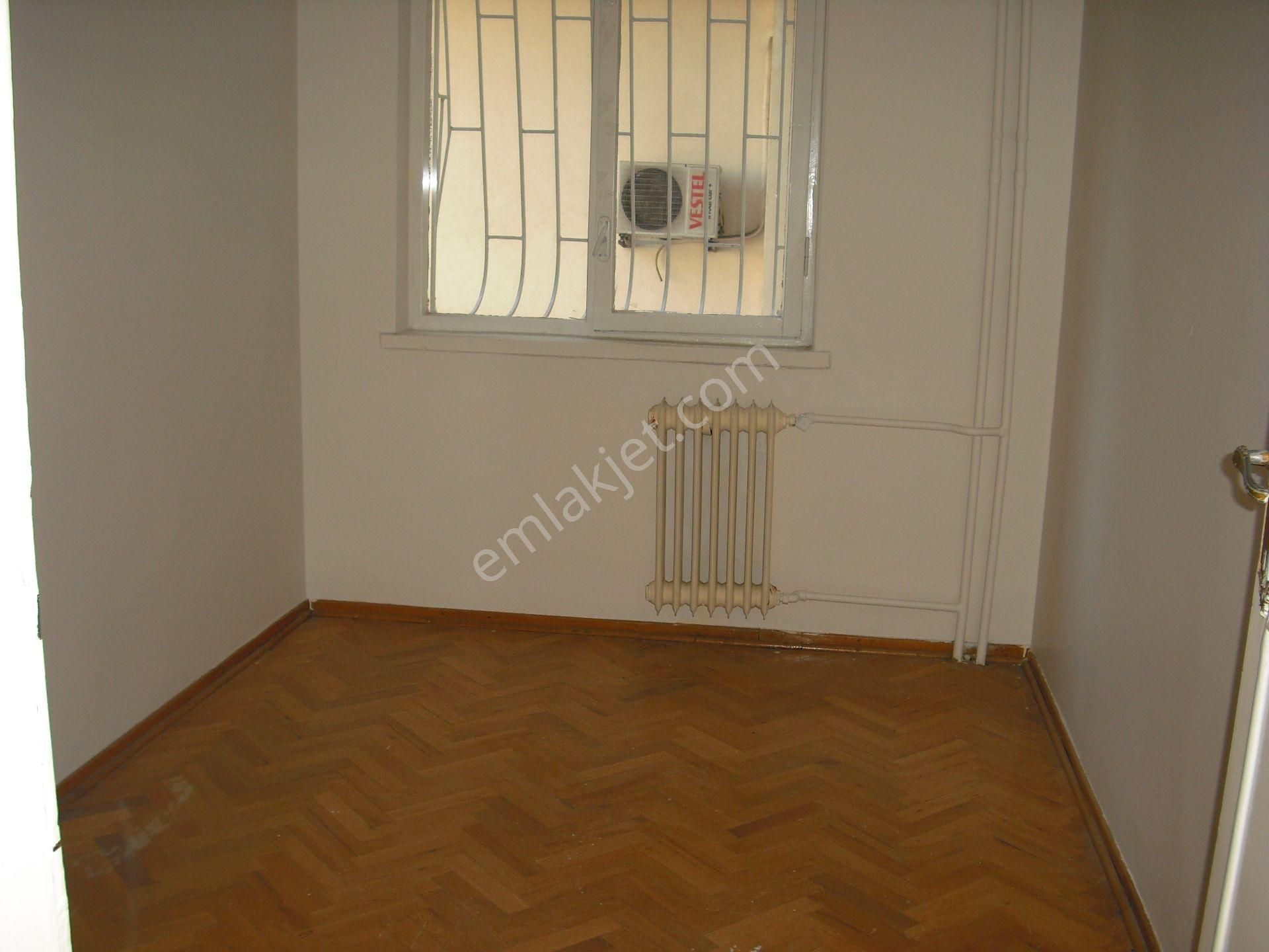 Dikmen Hürriyet Cad. 3+1 Merkezi Sist. Salon Bağımsız Bakımlı Aile Apt. - Görsel 3