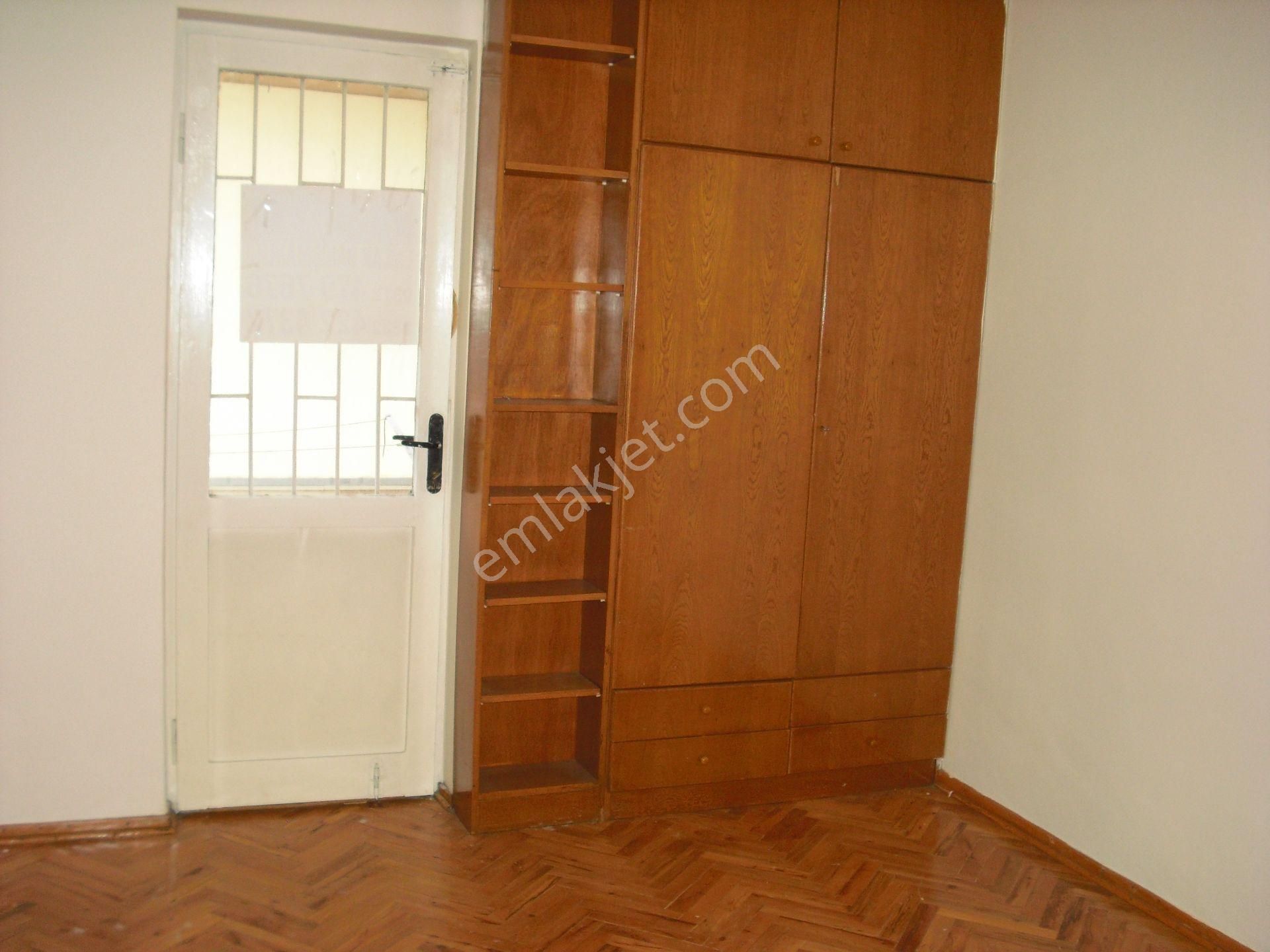 Dikmen Hürriyet Cad. 3+1 Merkezi Sist. Salon Bağımsız Bakımlı Aile Apt. - Görsel 13