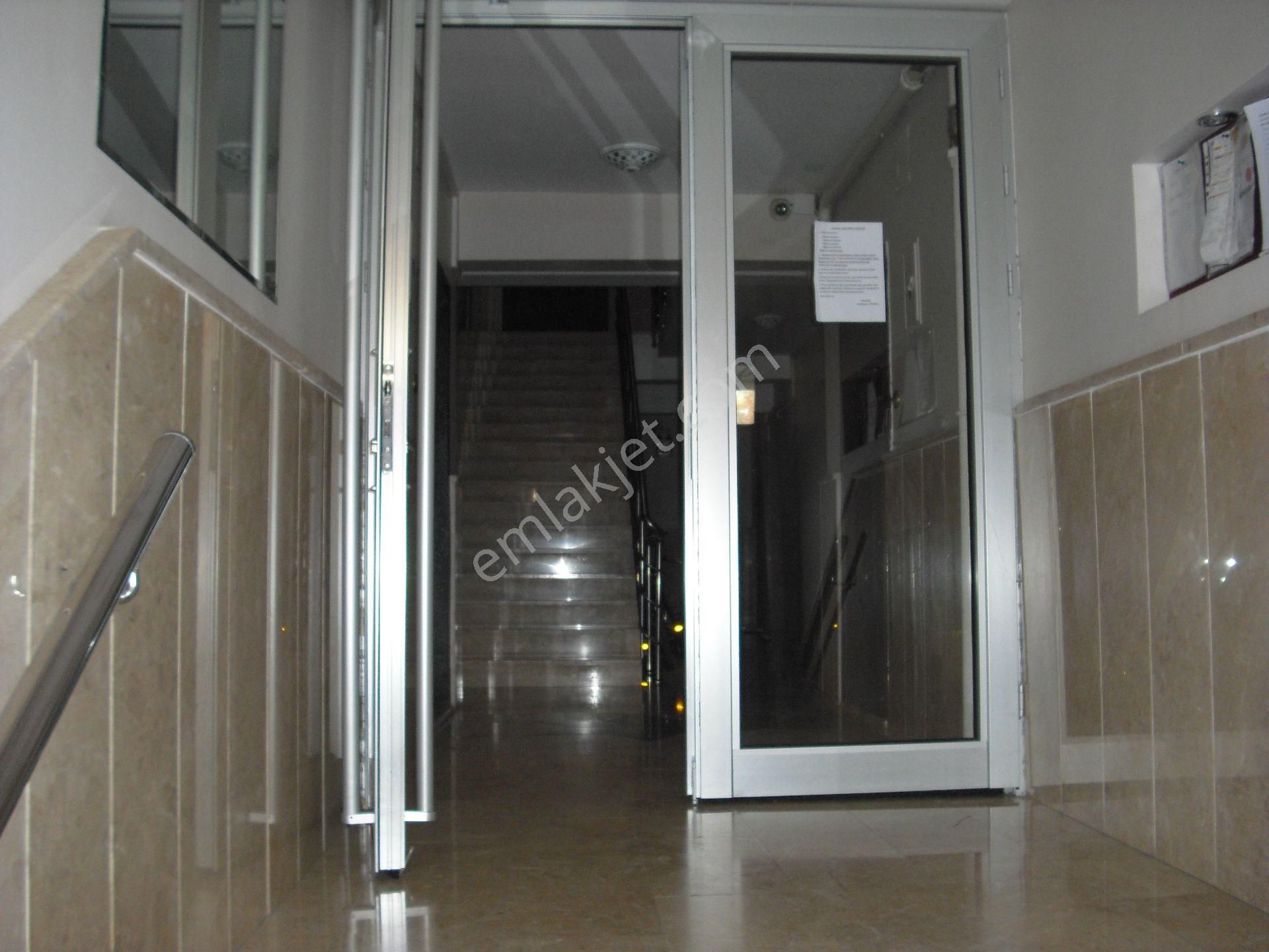 Dikmen Hürriyet Cad. 3+1 Merkezi Sist. Salon Bağımsız Bakımlı Aile Apt. - Görsel 16