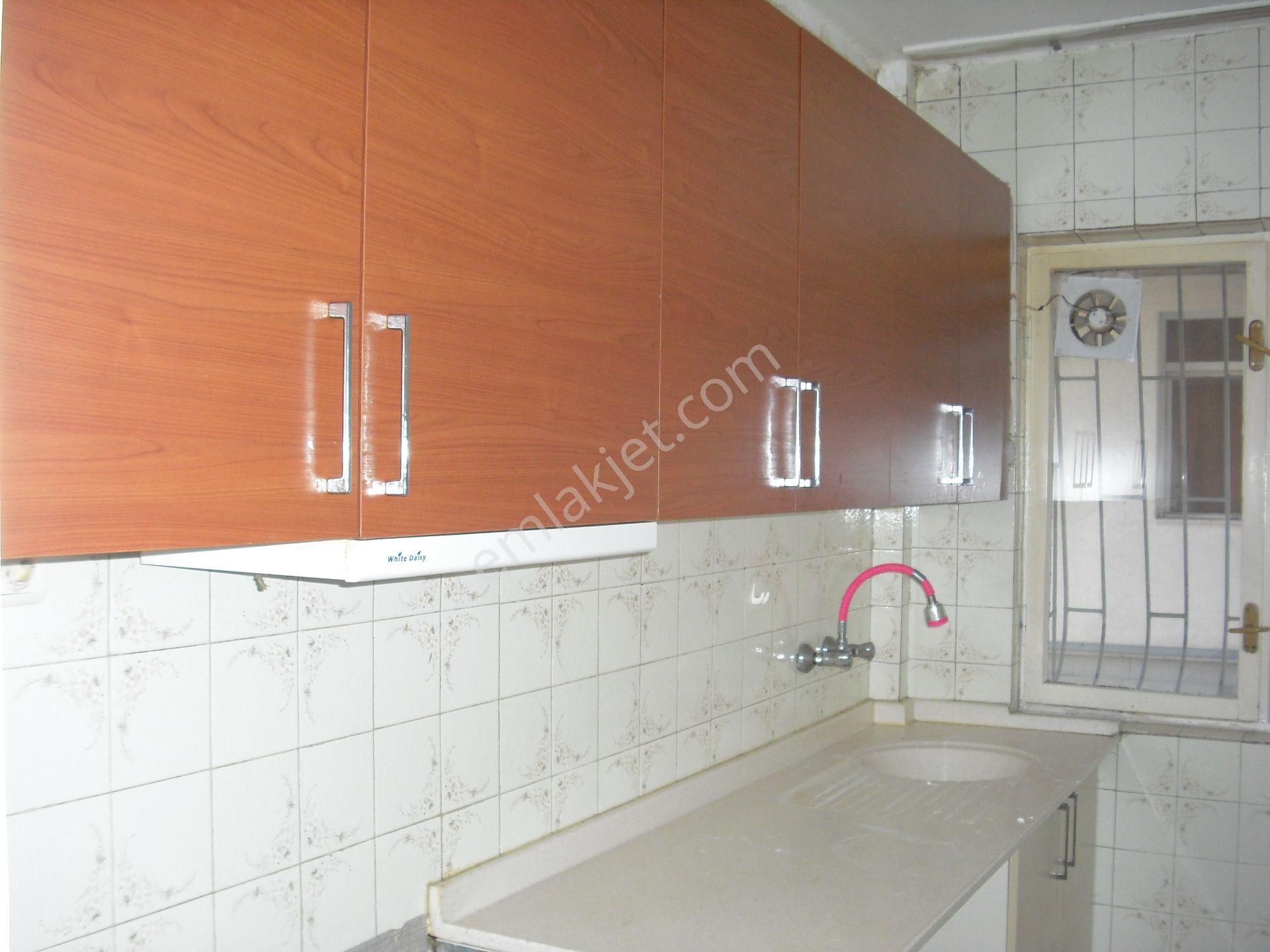 Dikmen Hürriyet Cad. 3+1 Merkezi Sist. Salon Bağımsız Bakımlı Aile Apt. - Görsel 2