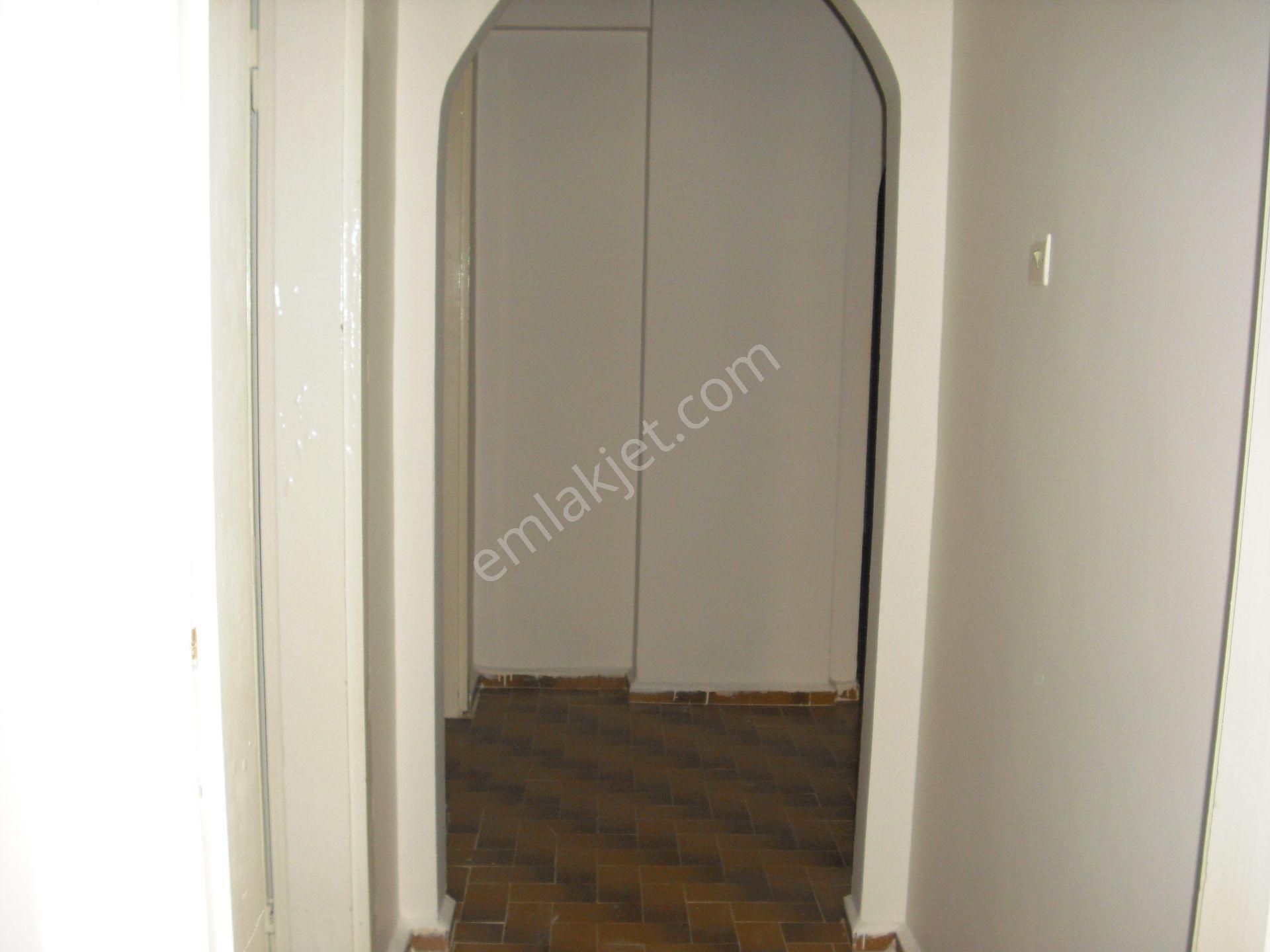 Dikmen Hürriyet Cad. 3+1 Merkezi Sist. Salon Bağımsız Bakımlı Aile Apt. - Görsel 8