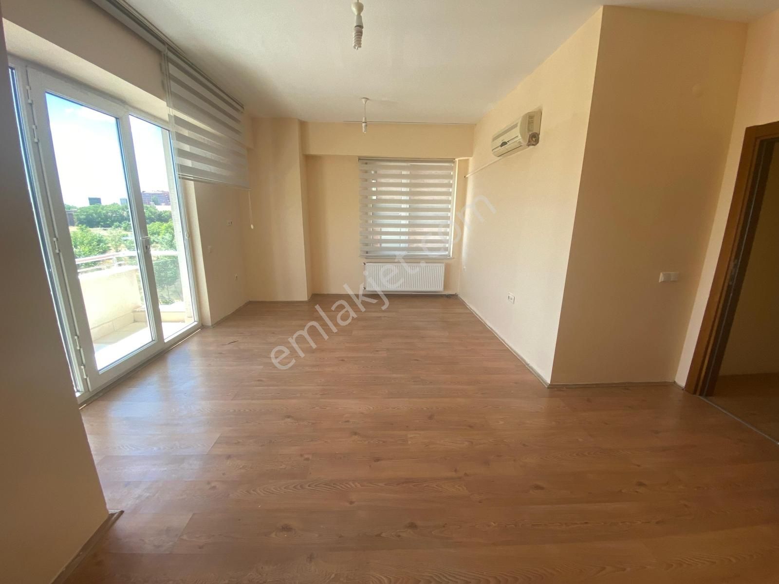 Bess'den İsmet İnönü-1 Cad. Üzerinde Kiralık 2+1 Ofis - Görsel 11