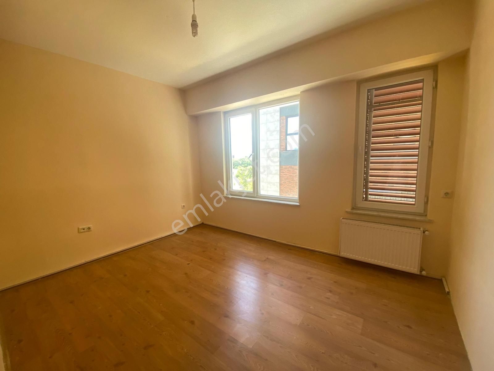 Bess'den İsmet İnönü-1 Cad. Üzerinde Kiralık 2+1 Ofis - Görsel 8