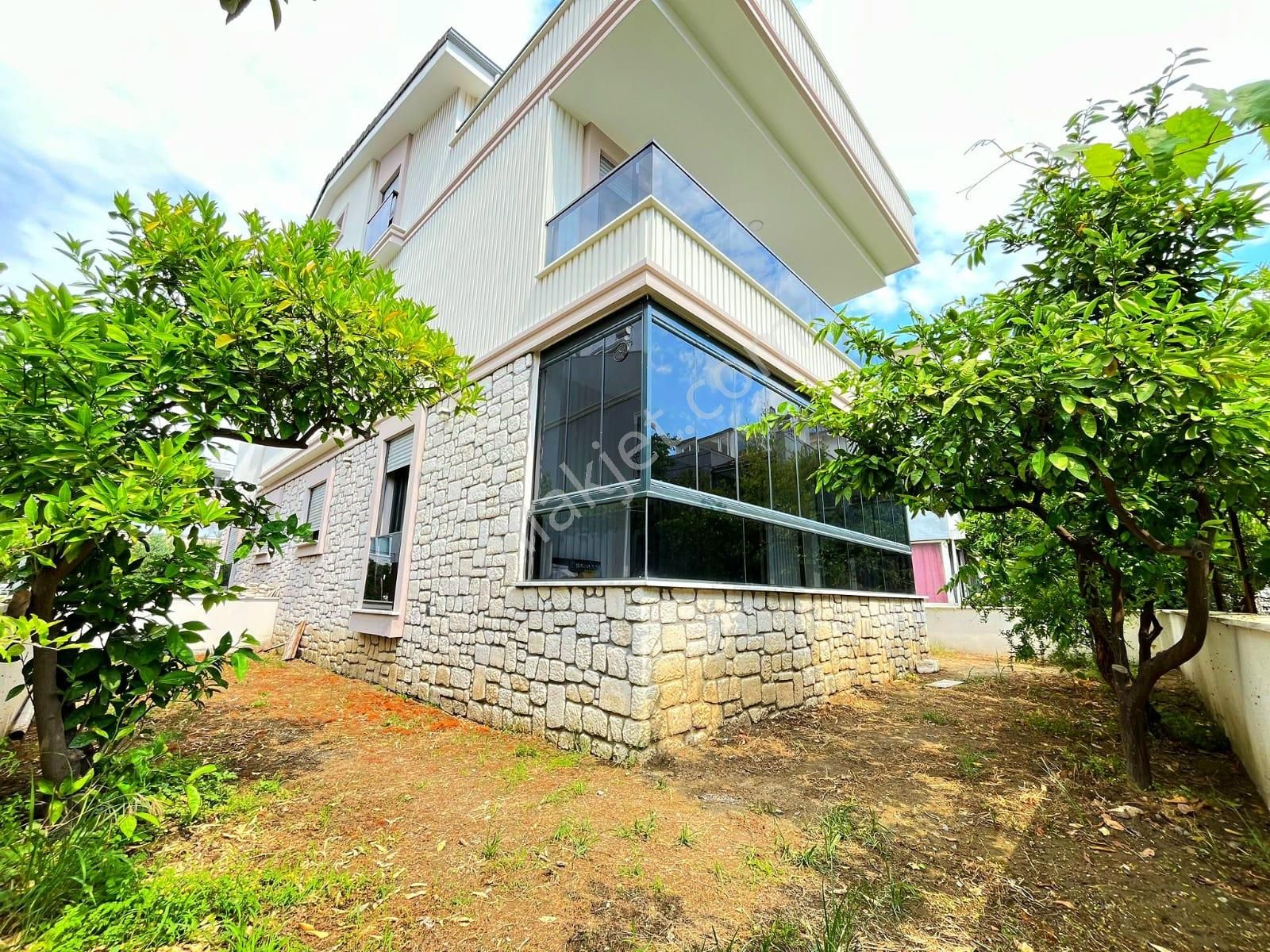 ▶ ▶ Akçay Körfez'den Konumuyla Ayrıcalıklı Çift Mutfaklı 3+1 Satılık Villa - Görsel 4