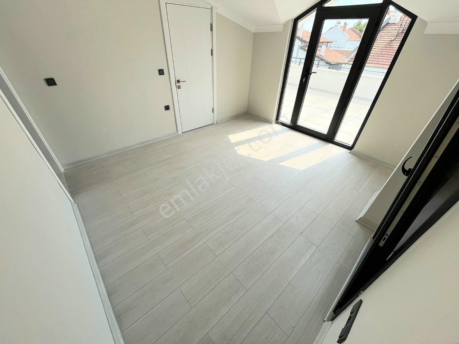 ▶ ▶ Akçay Körfez'den Konumuyla Ayrıcalıklı Çift Mutfaklı 3+1 Satılık Villa - Görsel 24