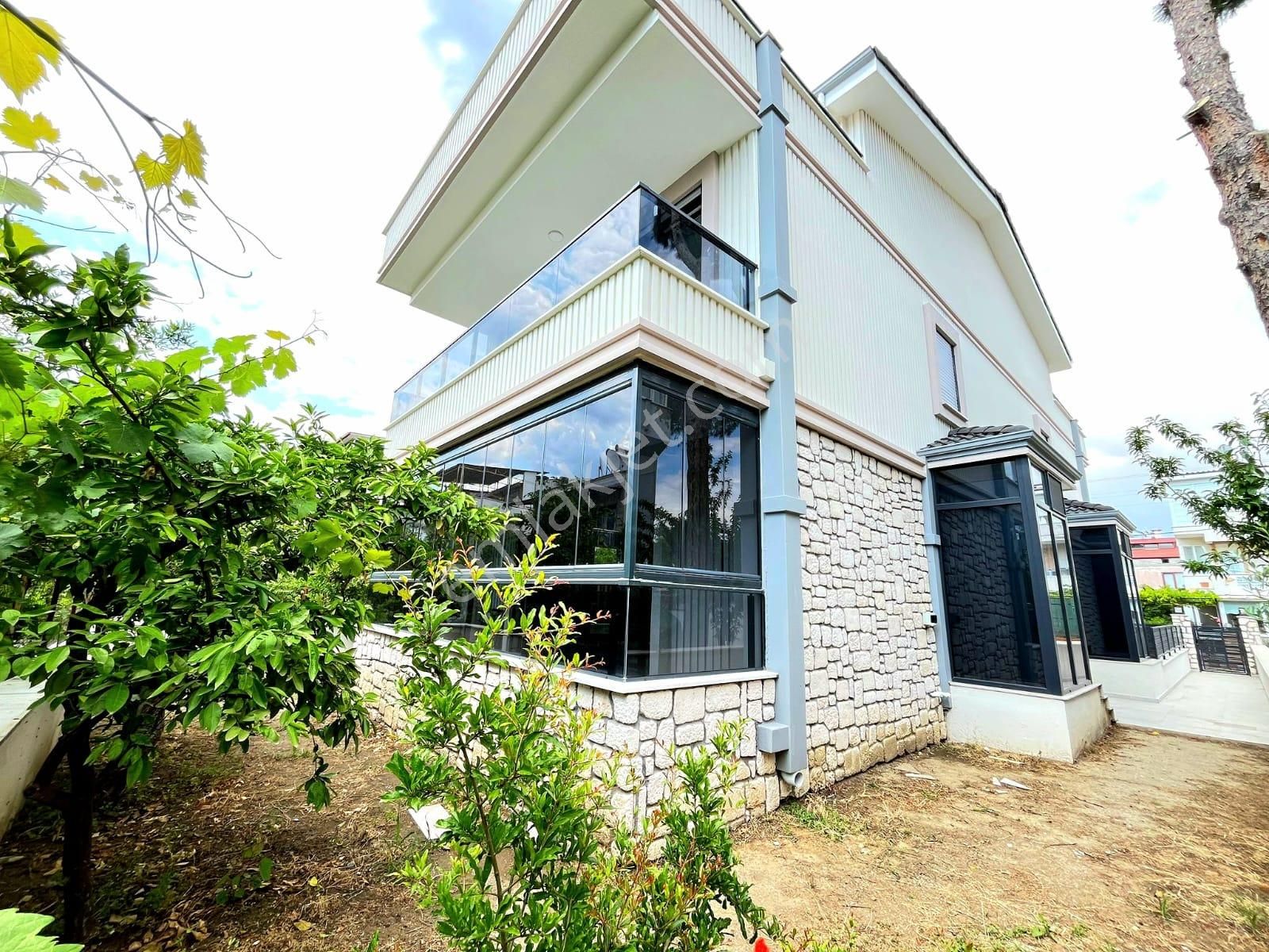 ▶ ▶ Akçay Körfez'den Konumuyla Ayrıcalıklı Çift Mutfaklı 3+1 Satılık Villa - Görsel 2